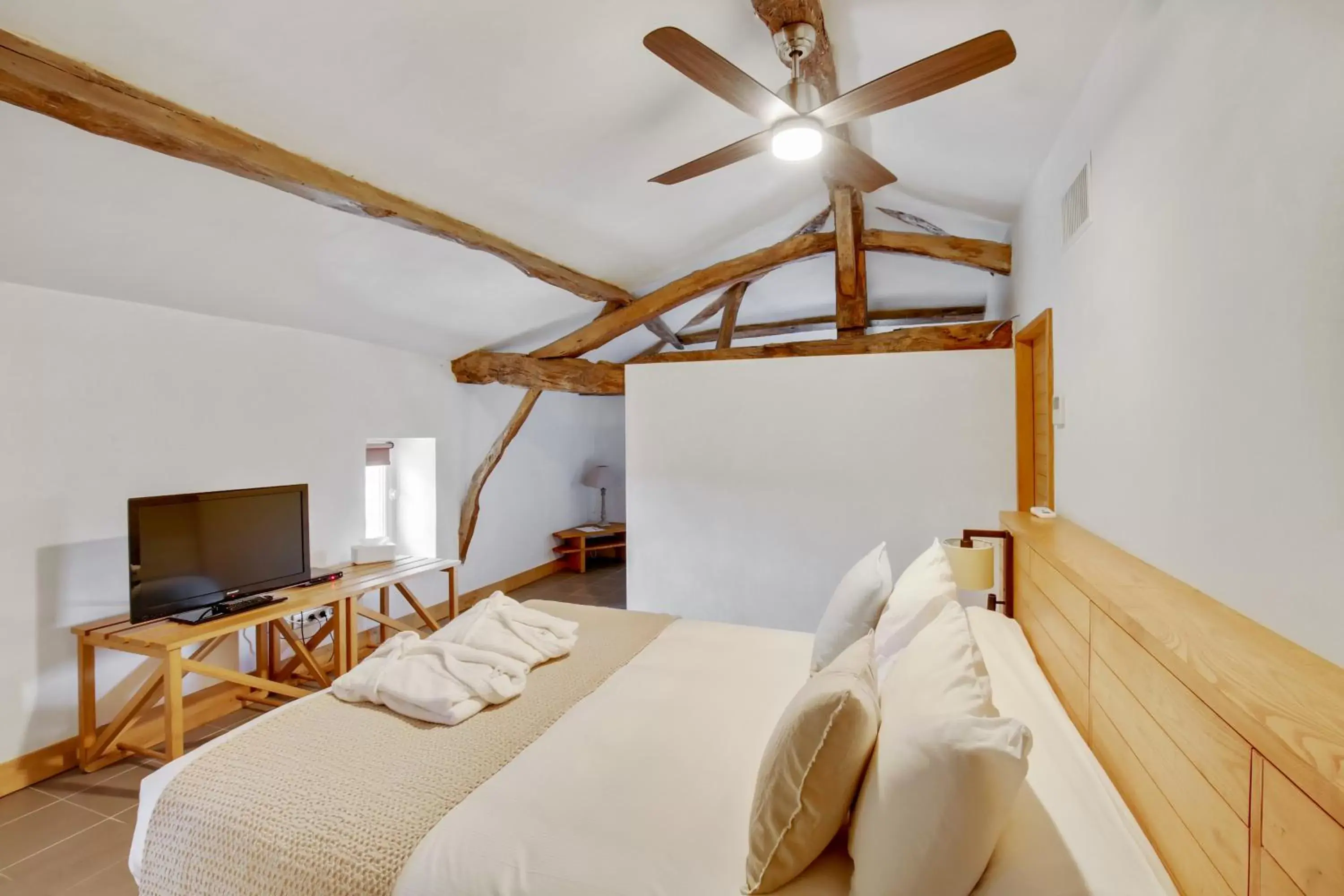 Bedroom, Bed in Le logis de Valandraud