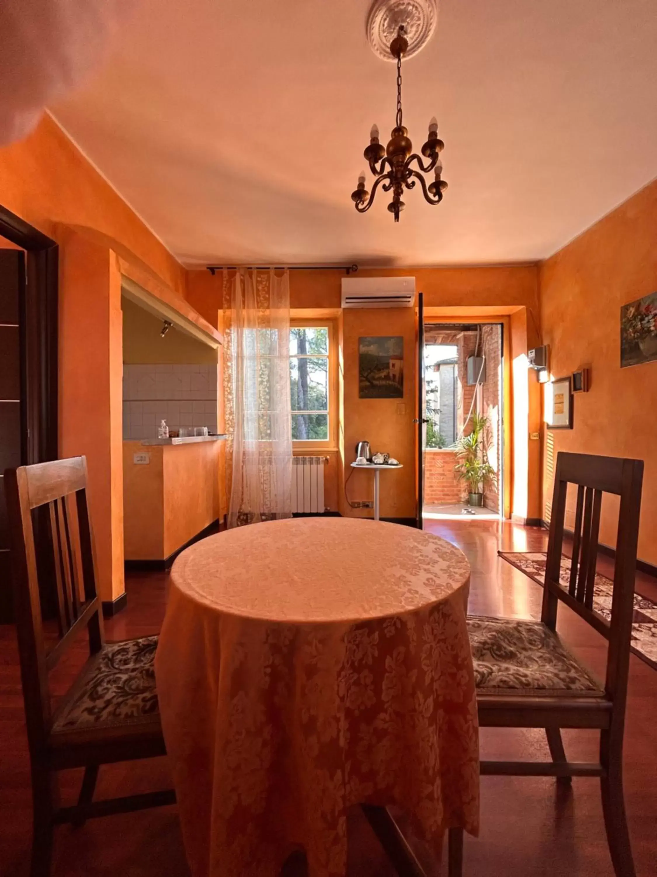 Dining Area in L'antico Granaio