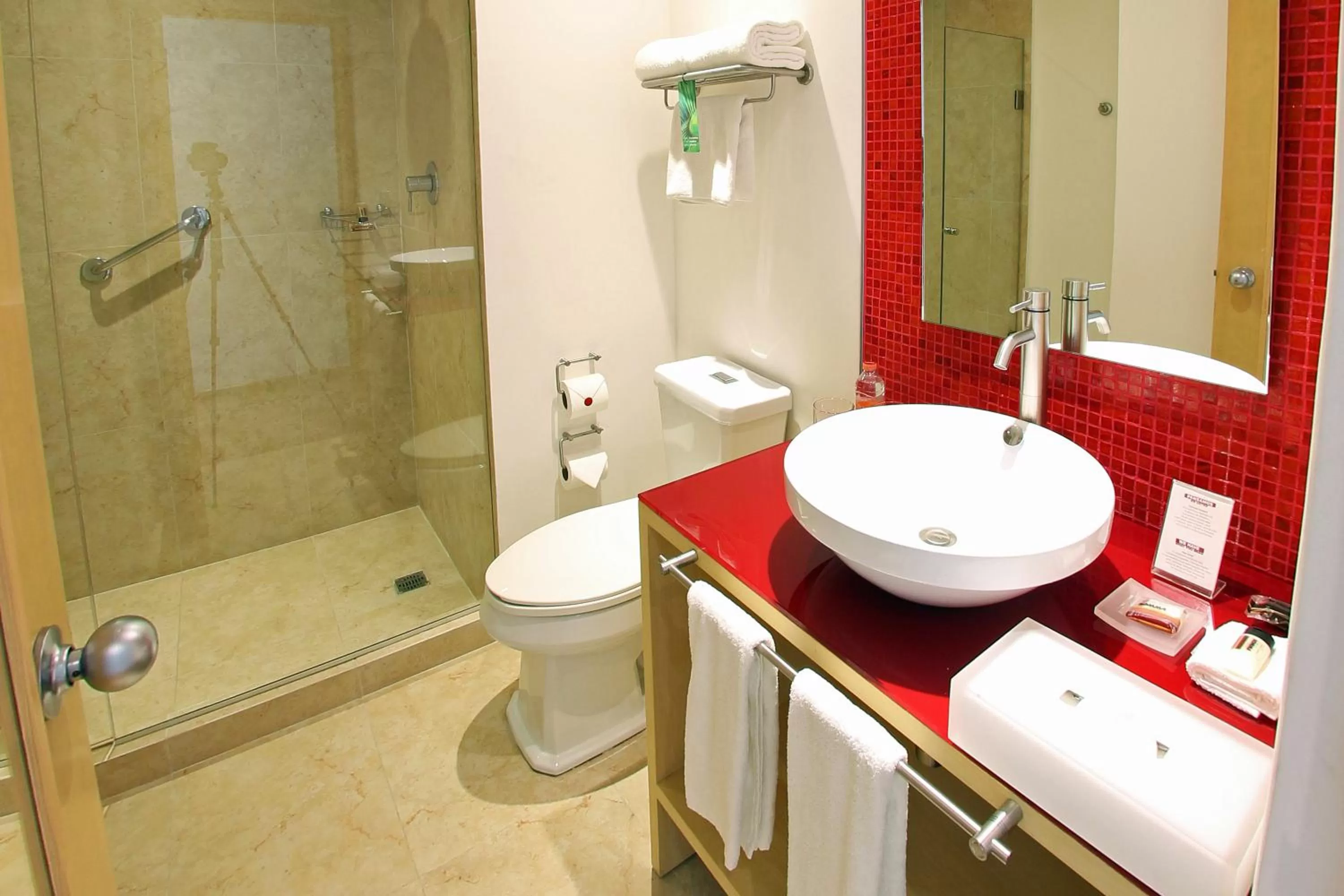 Bathroom in Fiesta Inn Perinorte