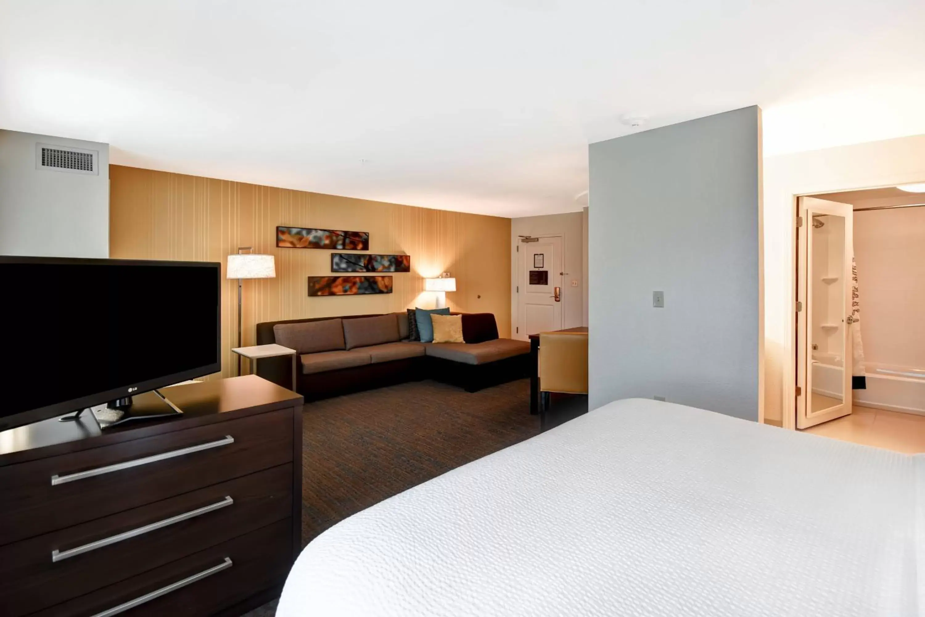 Bedroom, Bed in Residence Inn by Marriott Springfield Chicopee