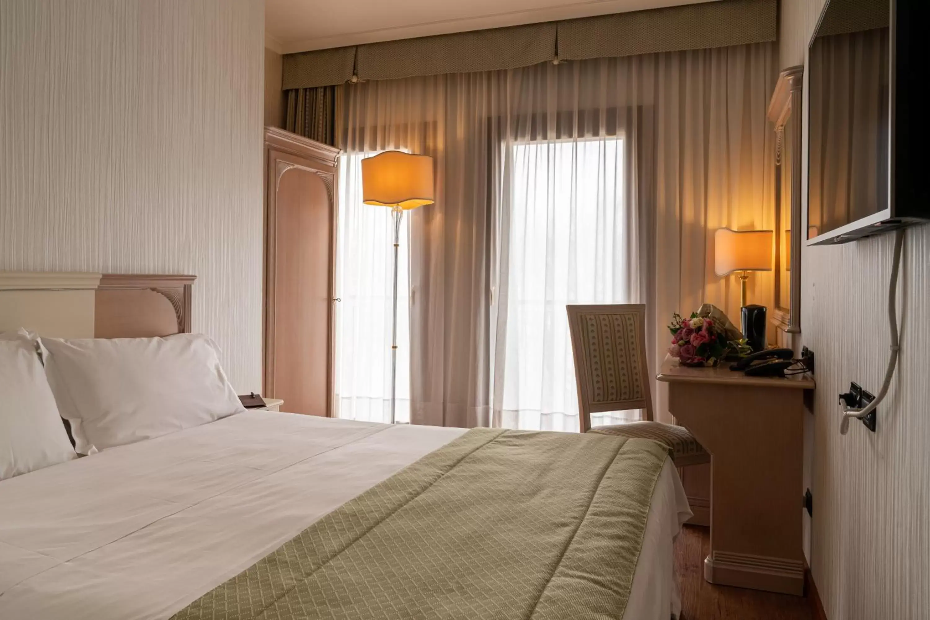 Classic Double Room in Hotel Roxy Plaza Classic Double Room in Hotel Roxy Plaza