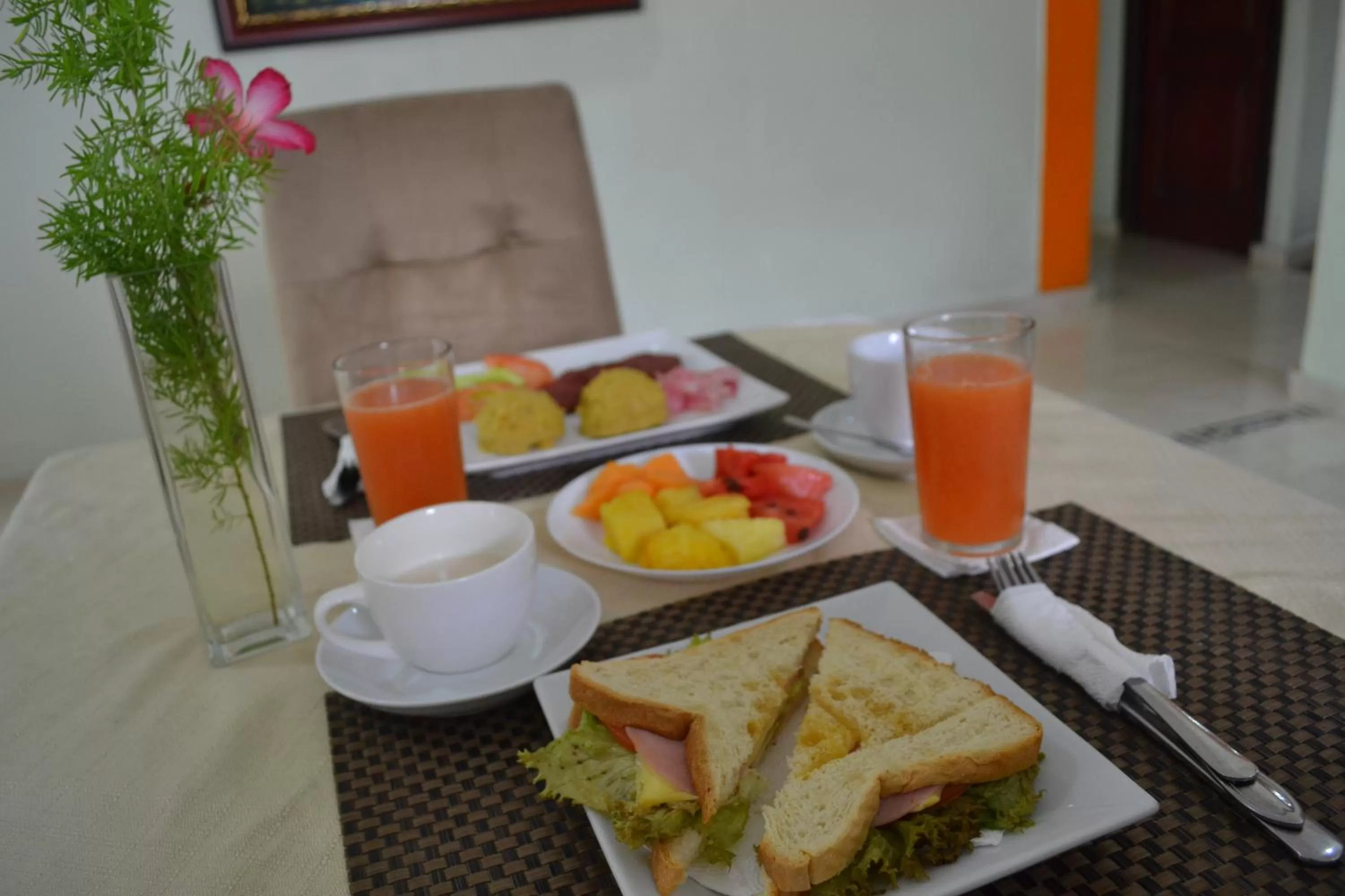 Breakfast in Hotel Renacer