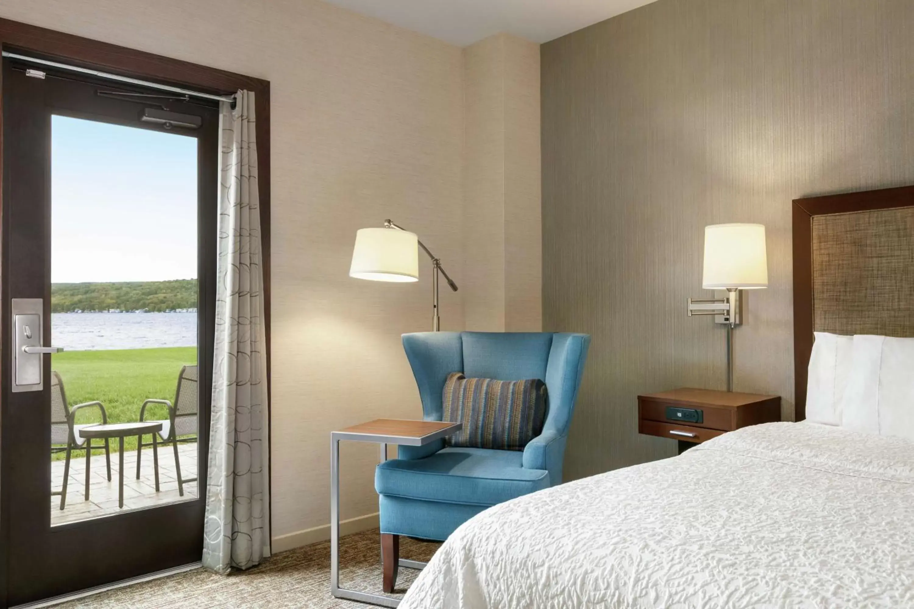 Living room, Seating Area in Hampton Inn Penn Yan, NY