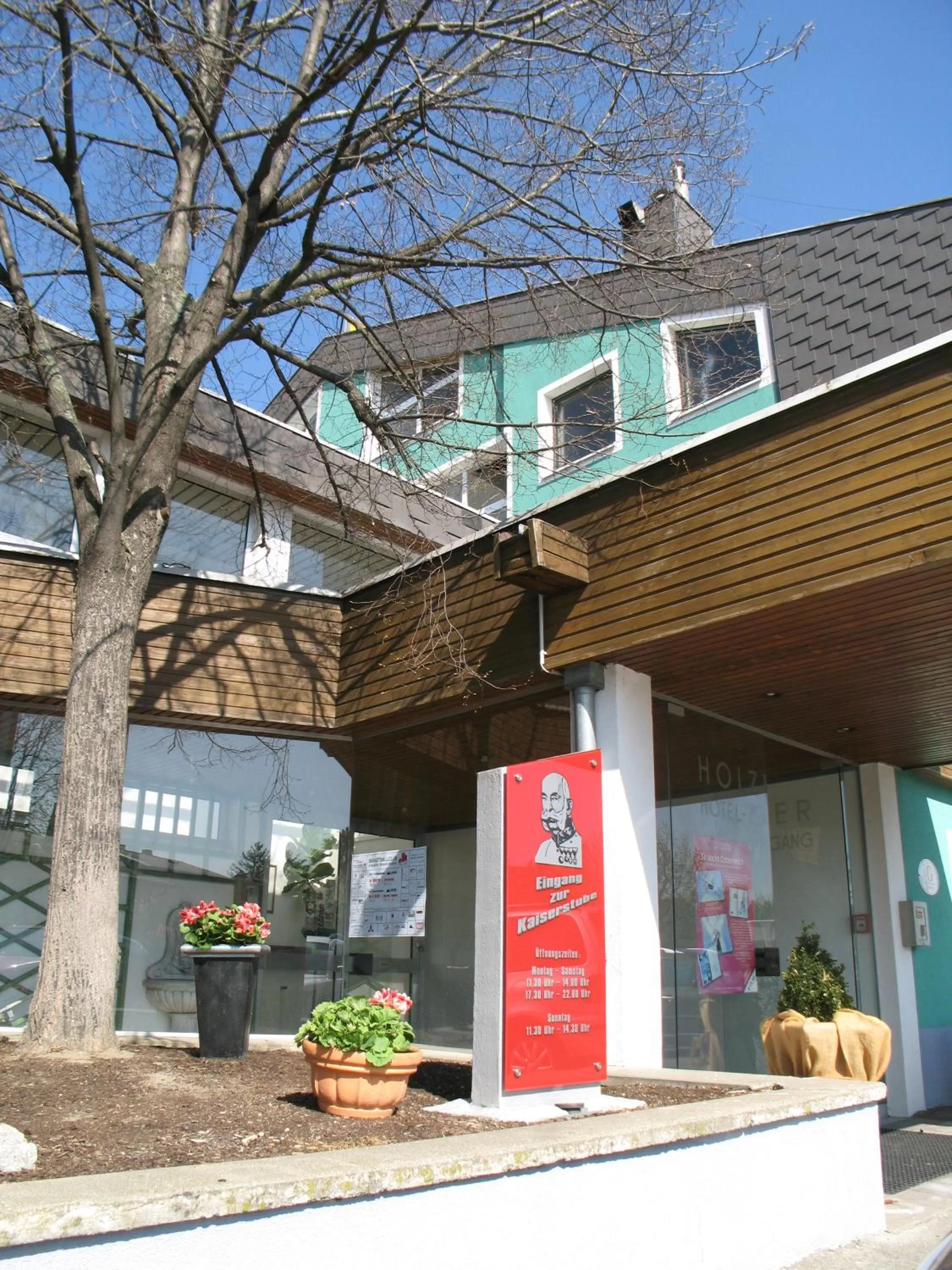 Facade/entrance in Gastwirtschaft & Hotel Holzinger