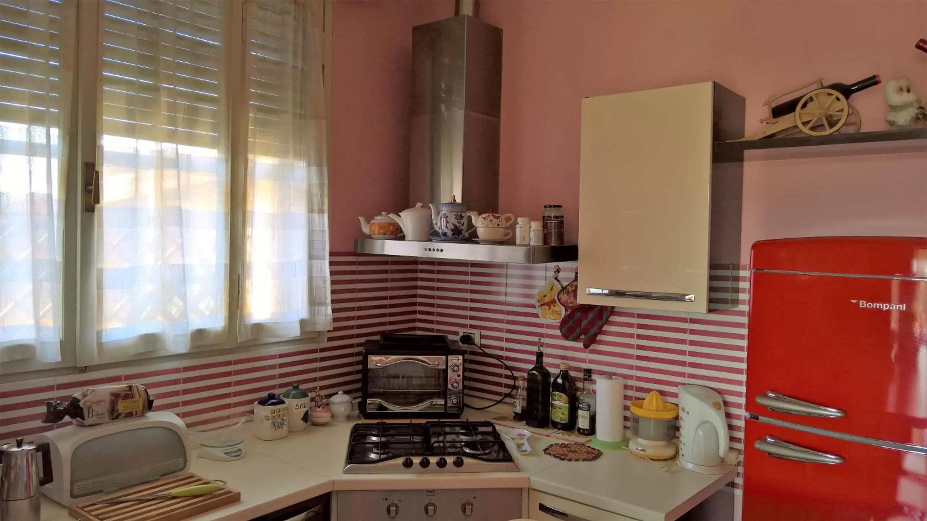 Kitchen or kitchenette, Kitchen/Kitchenette in B&B San Lorentino House