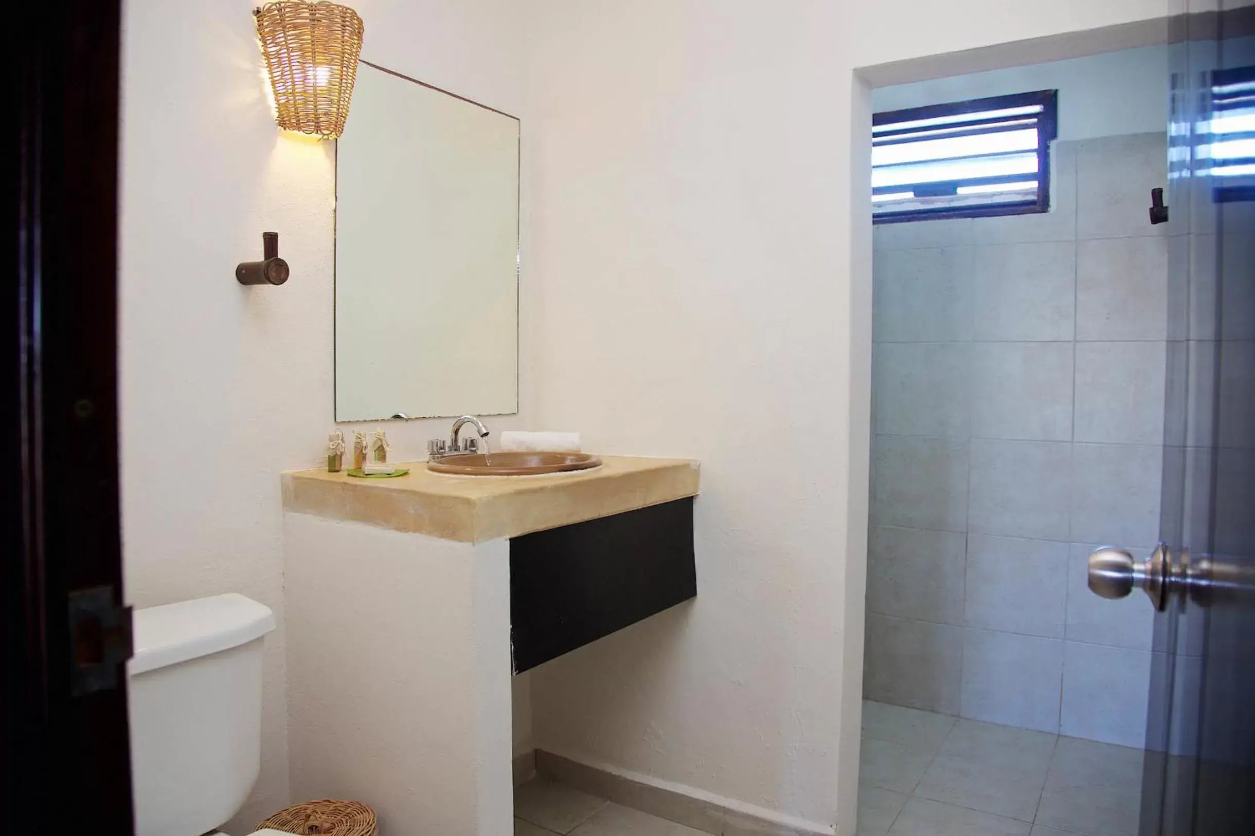 Shower, Bathroom in Punta Piedra Beach Posada