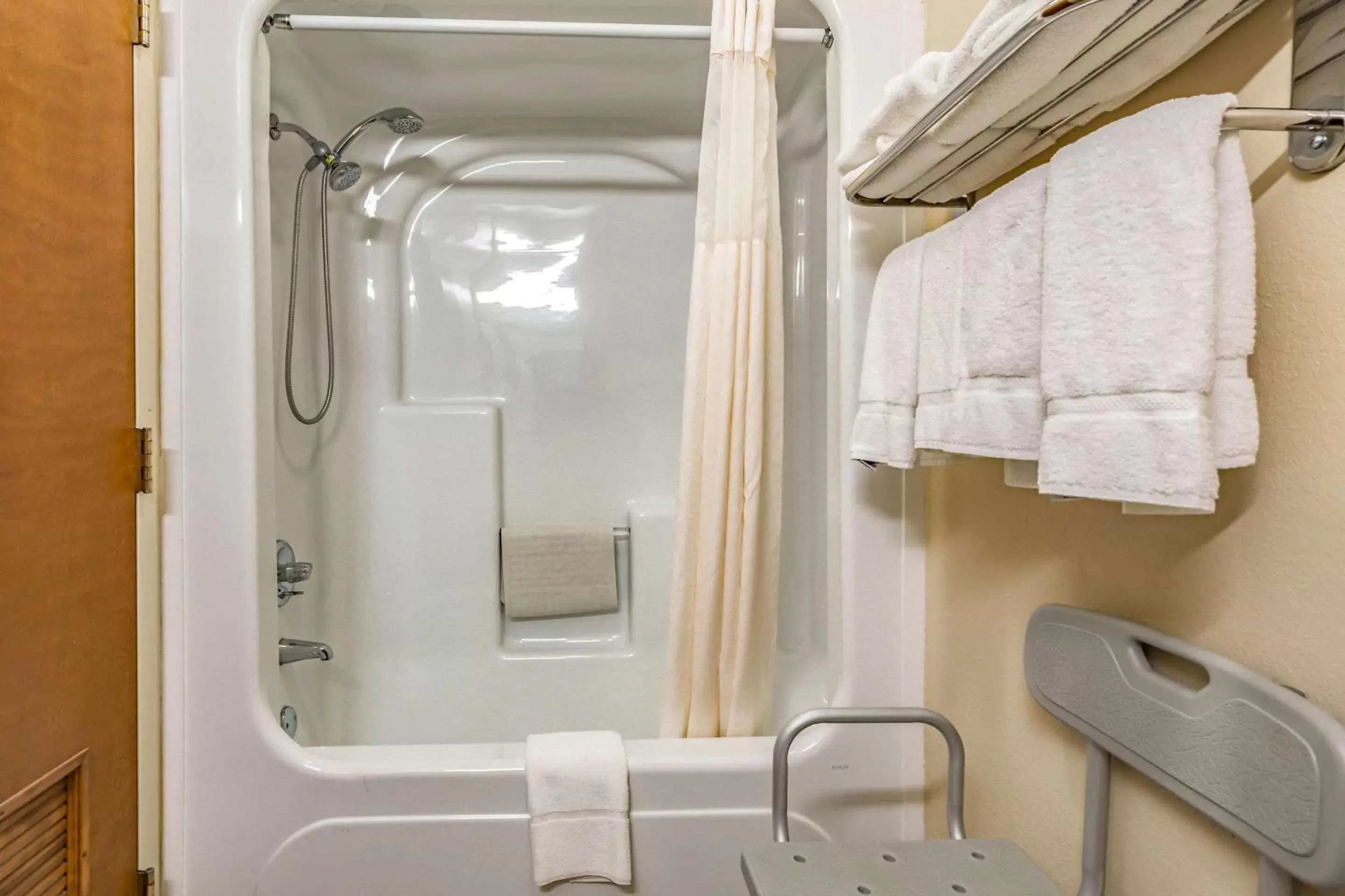 Bathroom in Quality Inn Schenectady - Albany