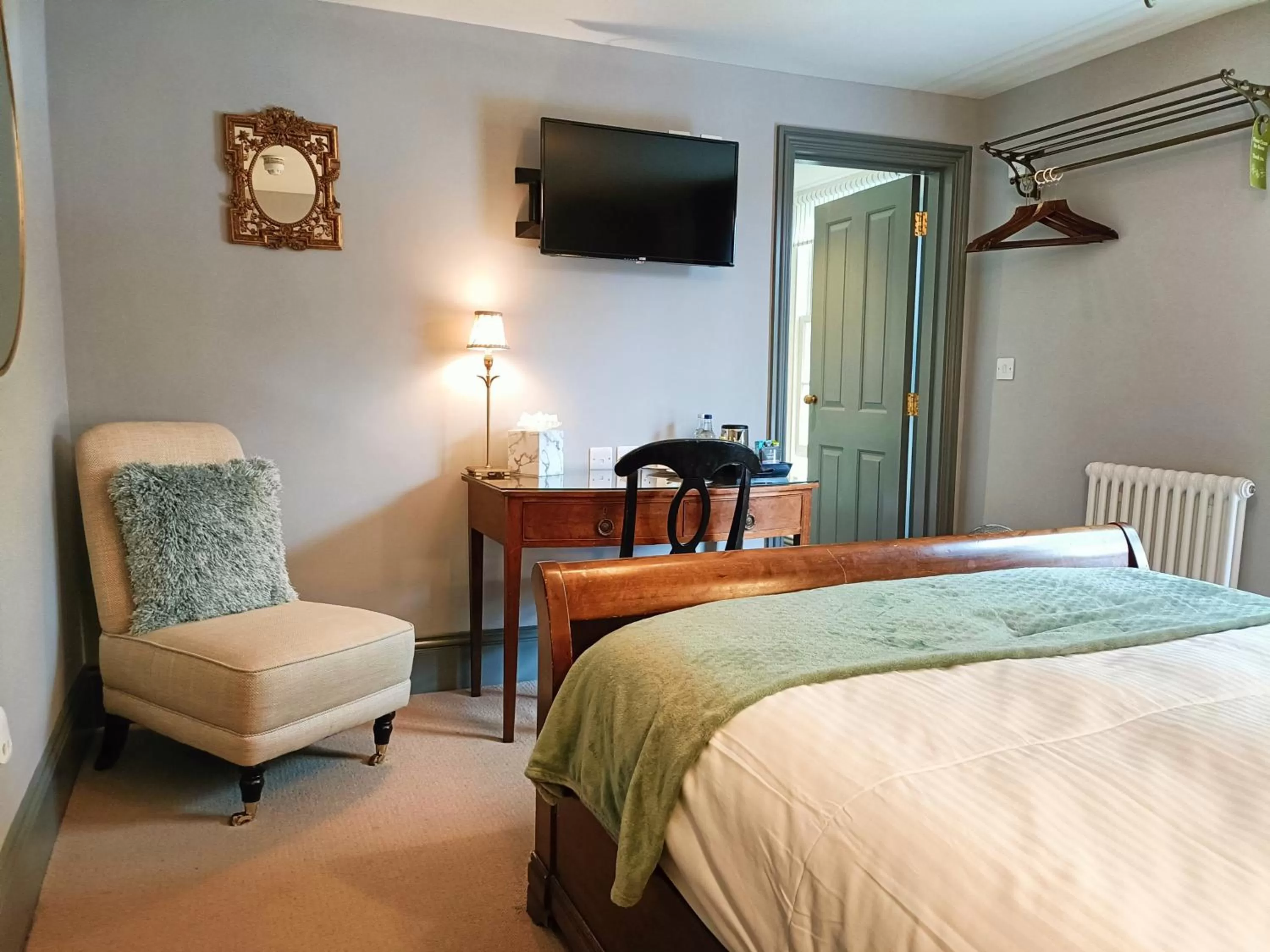 TV and multimedia, TV/Entertainment Center in The Linden Stansted