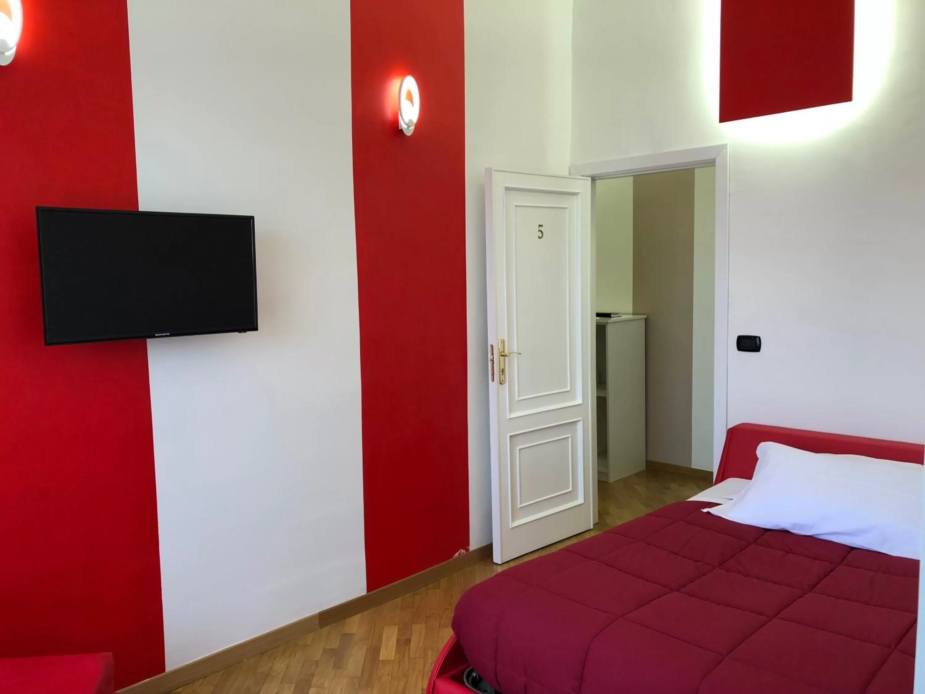 TV/Entertainment Center in Maison Arena Bovio