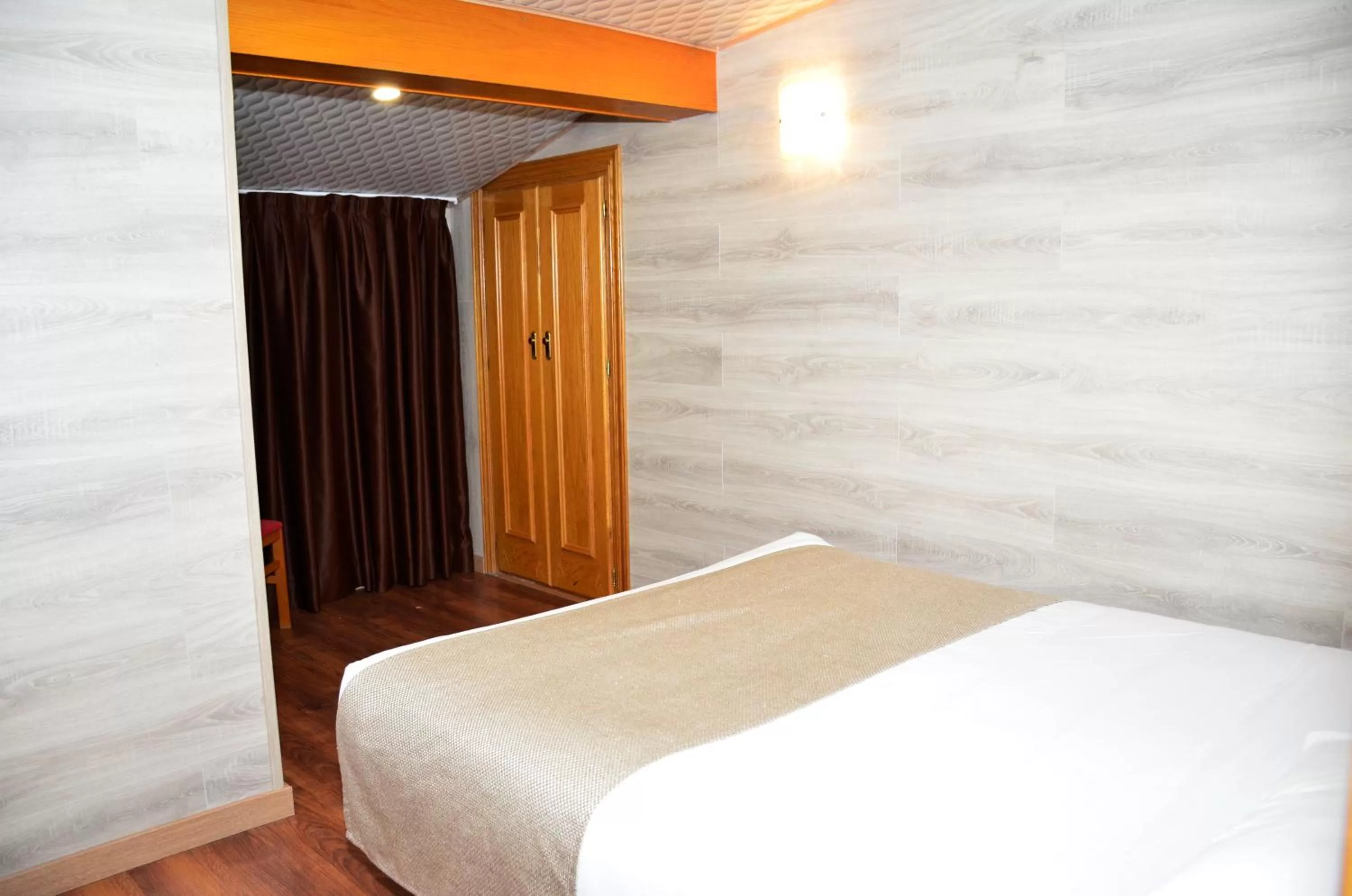 Bedroom, Bed in Cal Ruiz