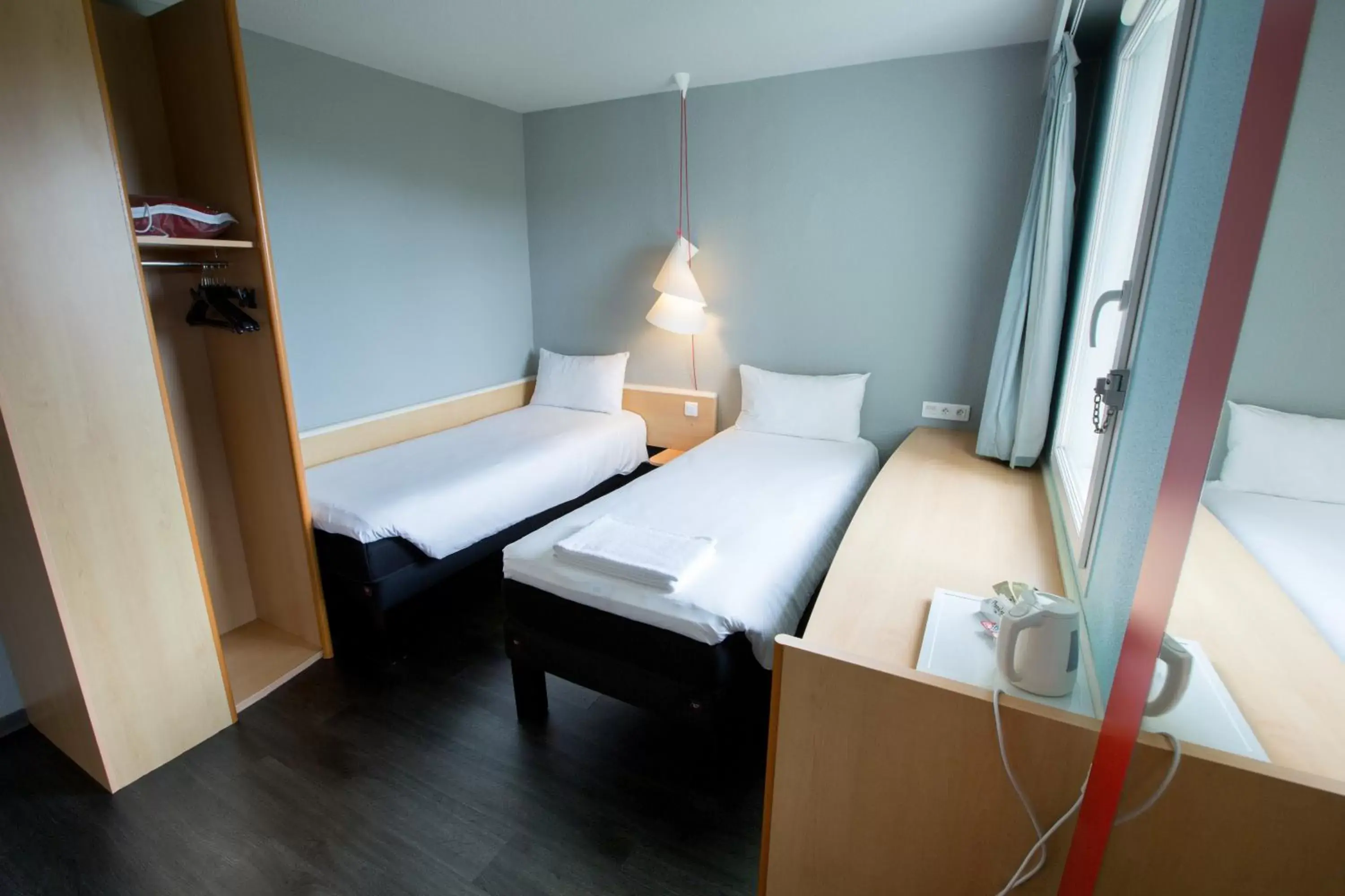 Bedroom, Bed in ibis Cherbourg La Glacerie