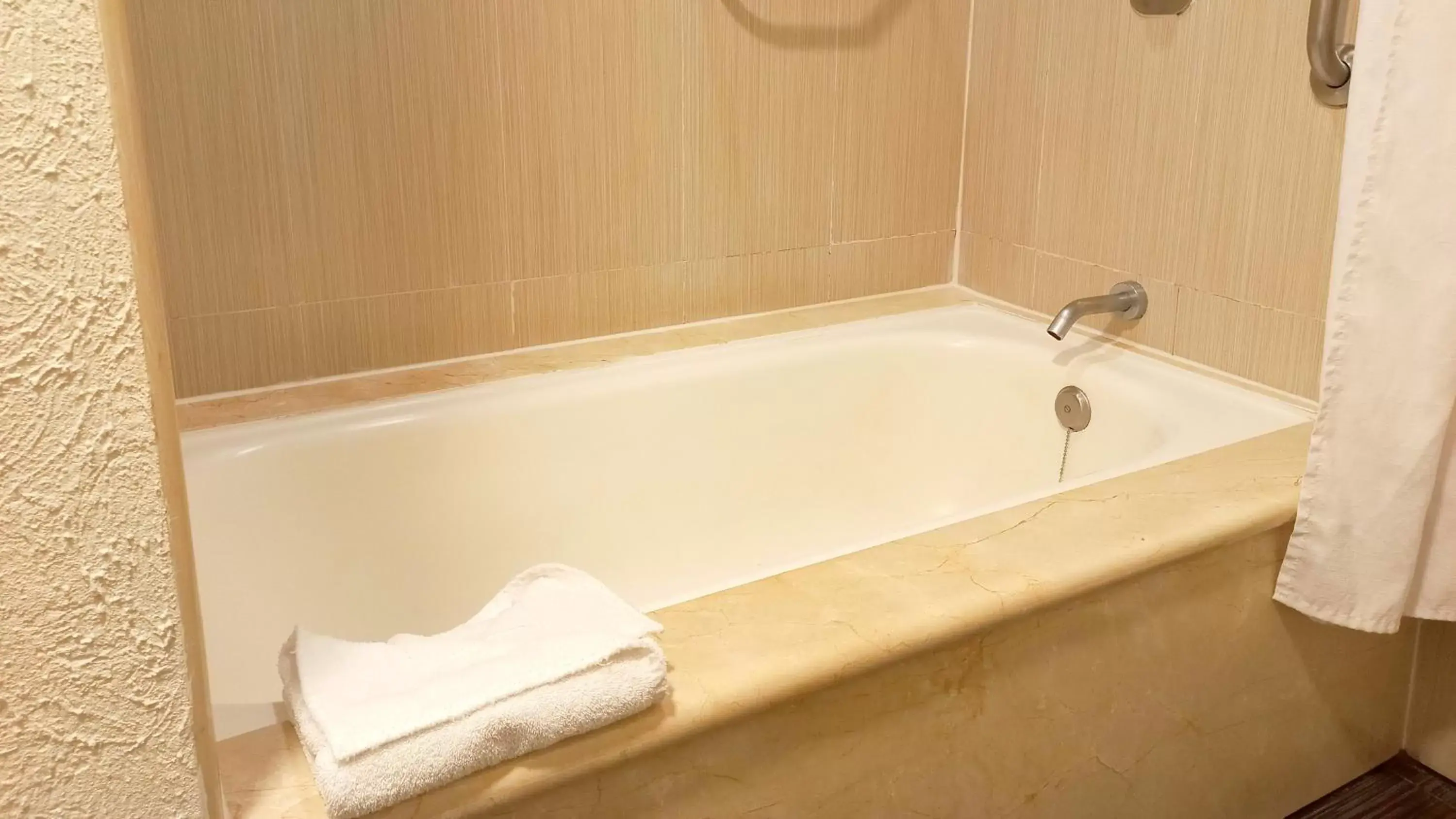 Bathroom in Holiday Inn Cuernavaca, an IHG Hotel