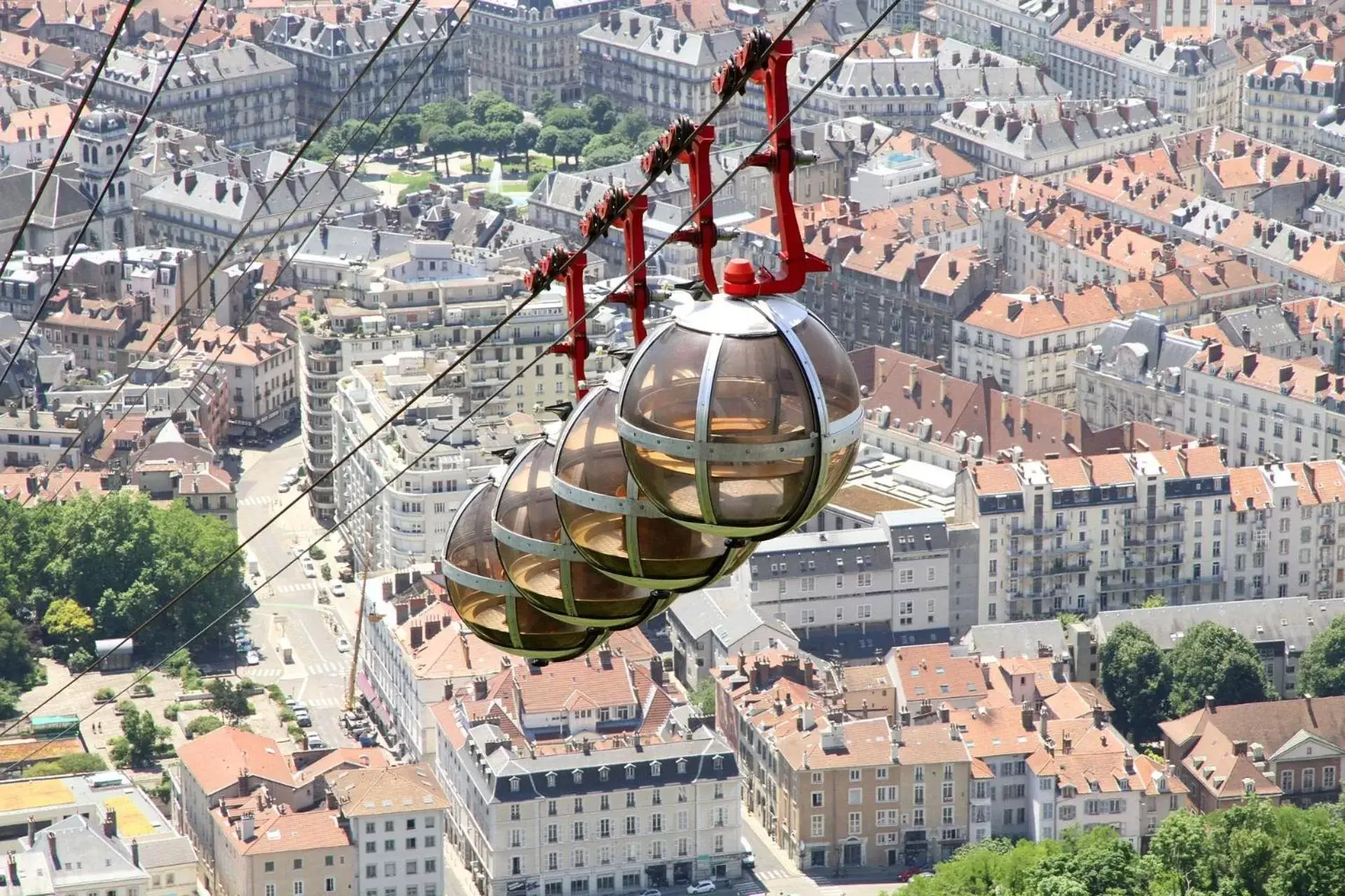 Nearby landmark, Bird's-eye View in Maison Barbillon Grenoble