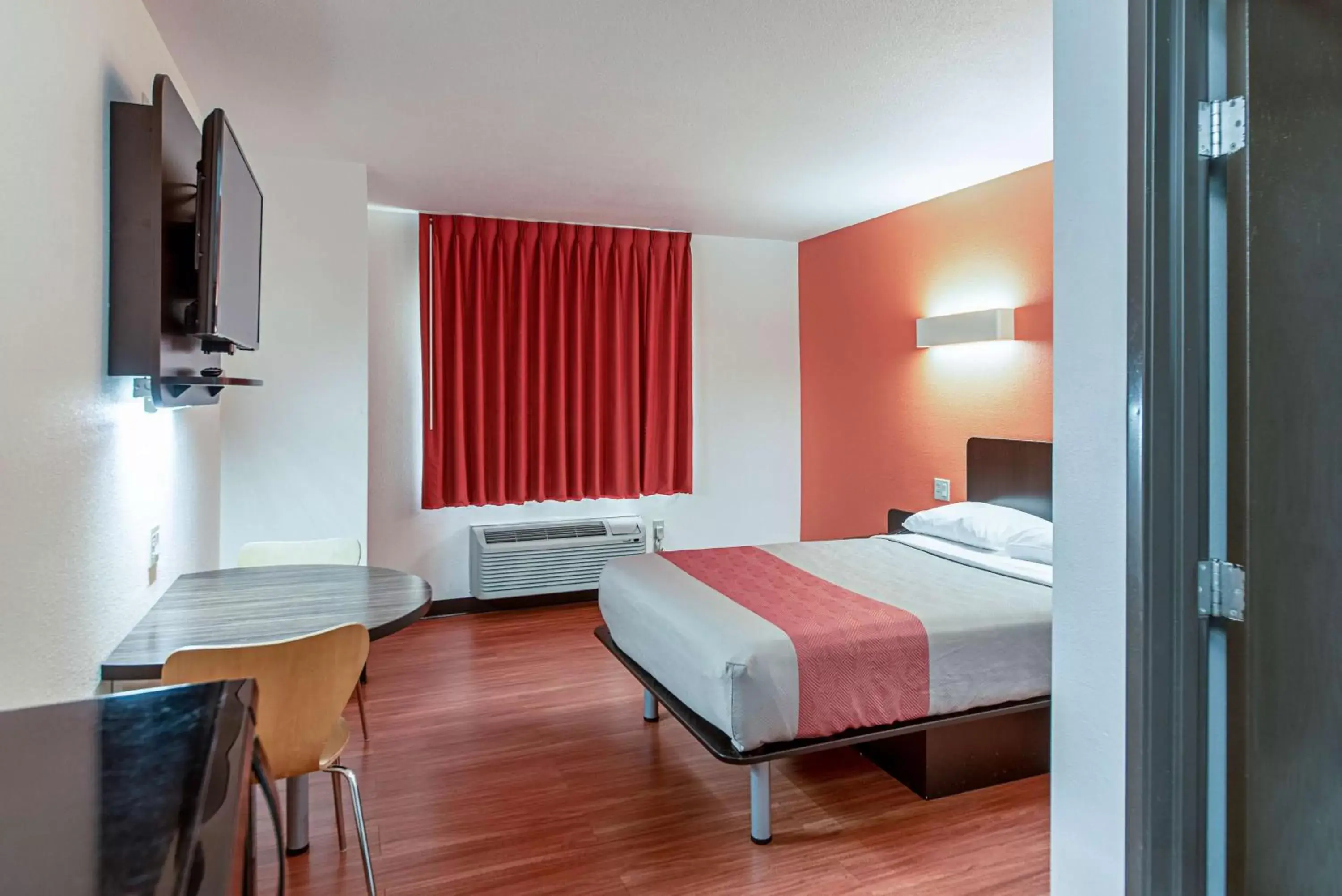 Double Room - Disability Access - Non-Smoking in Motel 6-Lebanon, IN Double Room - Disability Access - Non-Smoking in Motel 6-Lebanon, IN