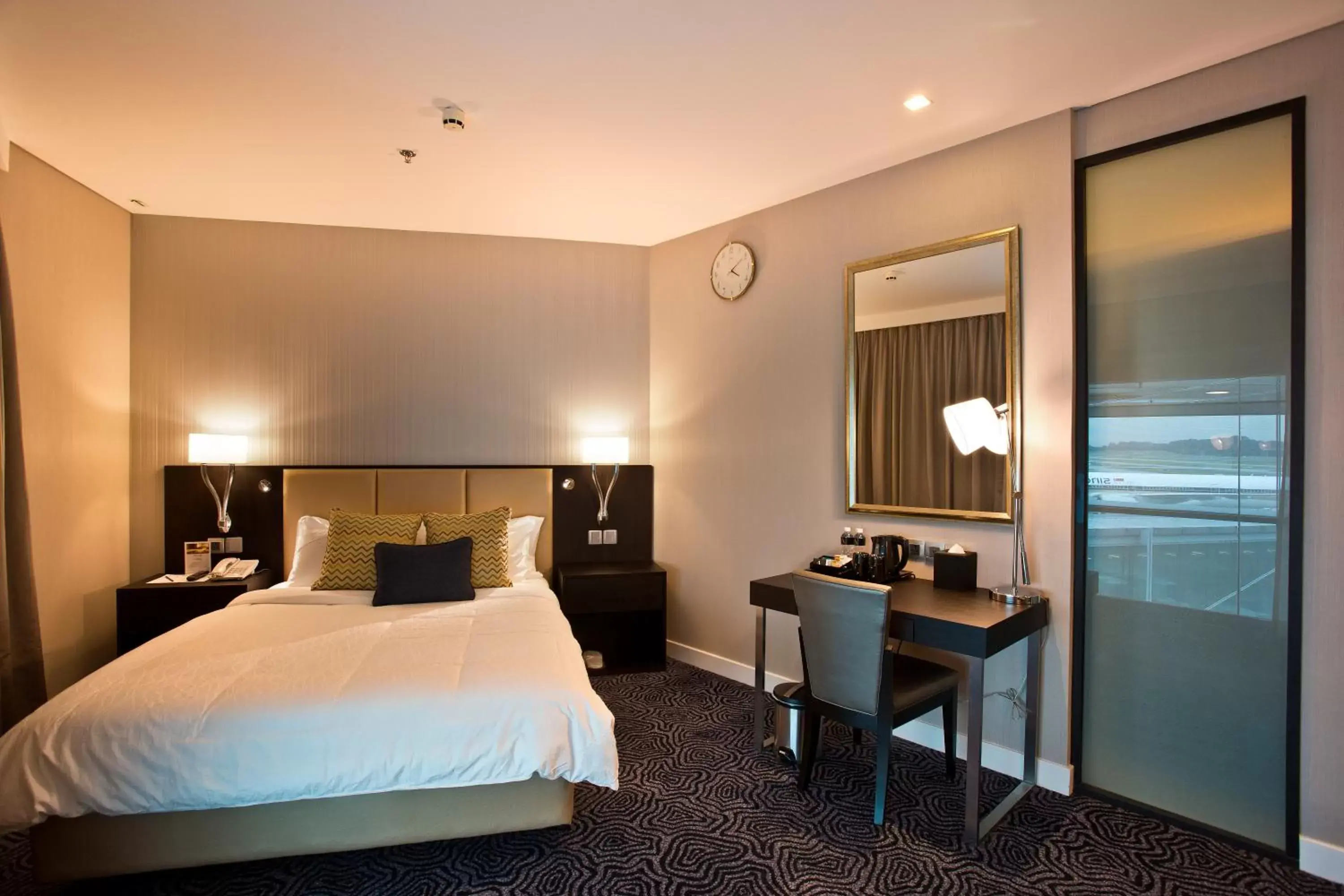 Single Room - 12 Hours Usage in Ambassador Transit Hotel - Terminal 3 Single Room - 12 Hours Usage in Ambassador Transit Hotel - Terminal 3