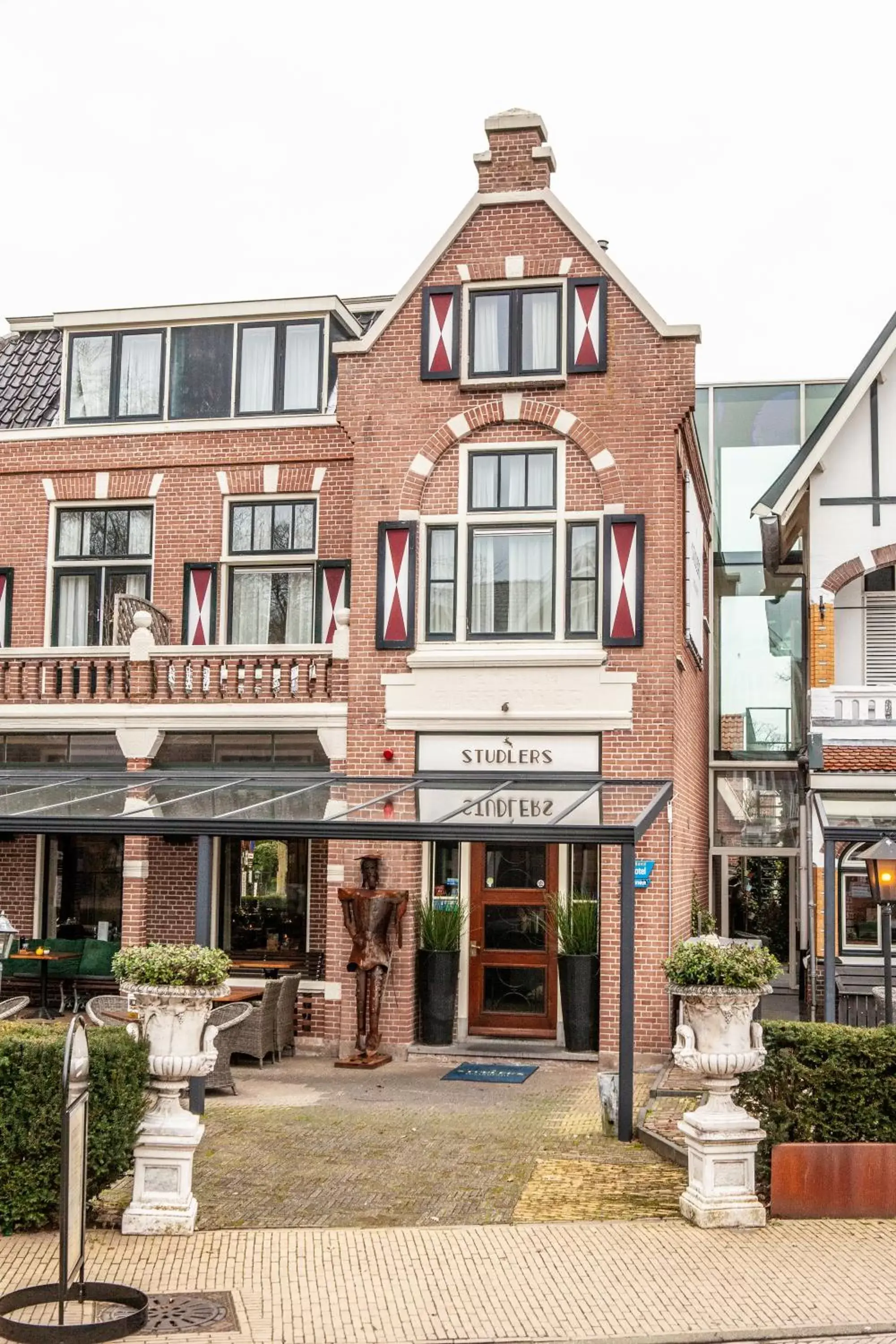 Facade/entrance, Property Building in Hotel van Renenpark