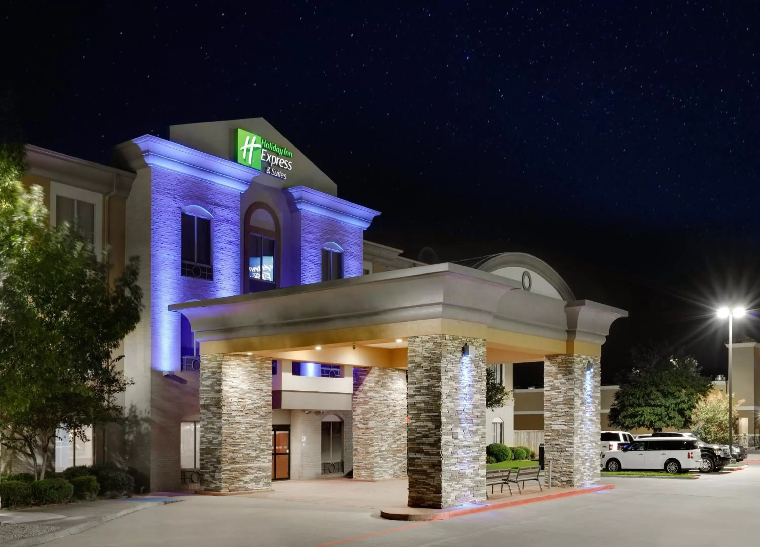 Property Building in Holiday Inn Express Hotel & Suites Duncanville, an IHG Hotel