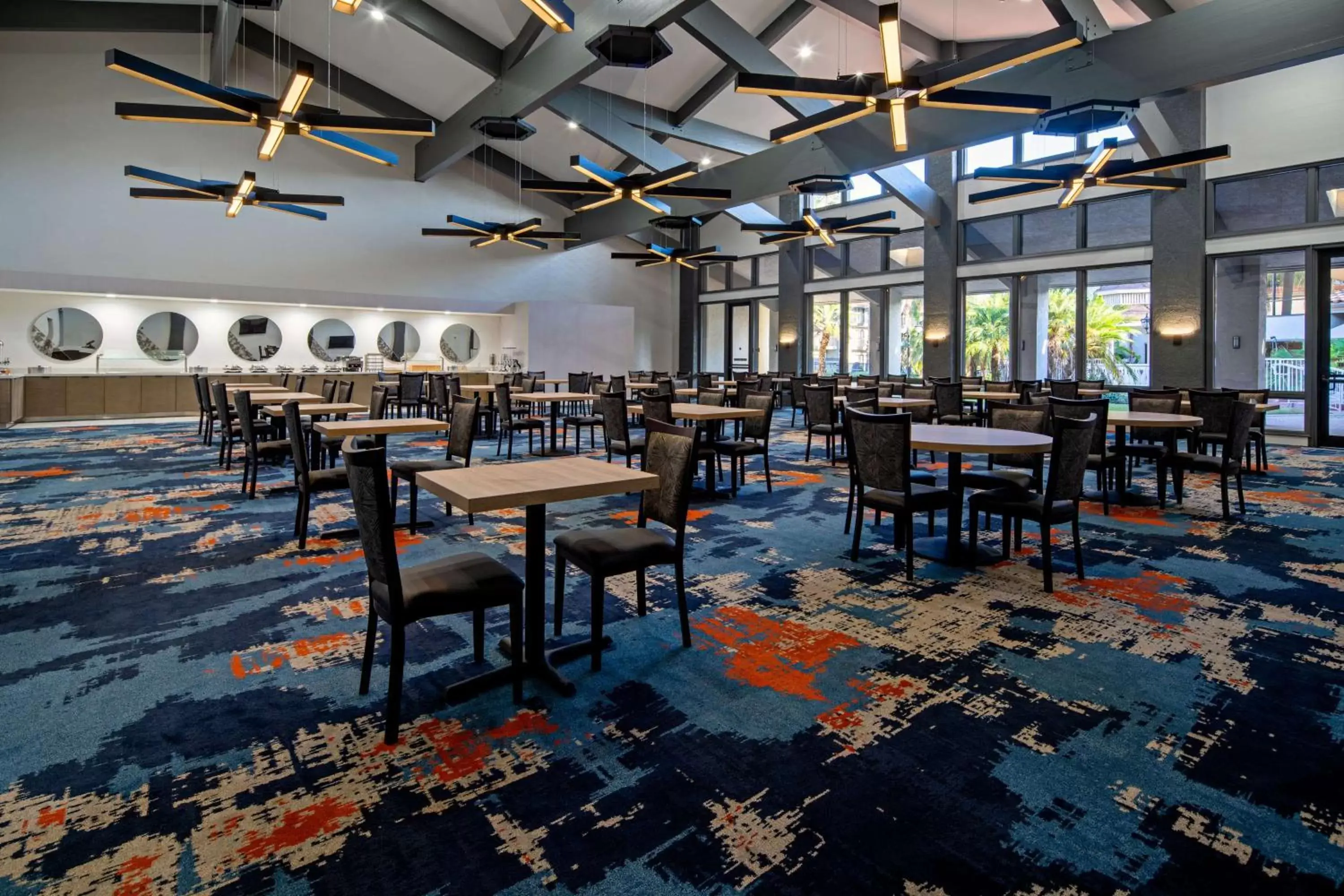 Restaurant/Places to Eat in DoubleTree by Hilton Bakersfield