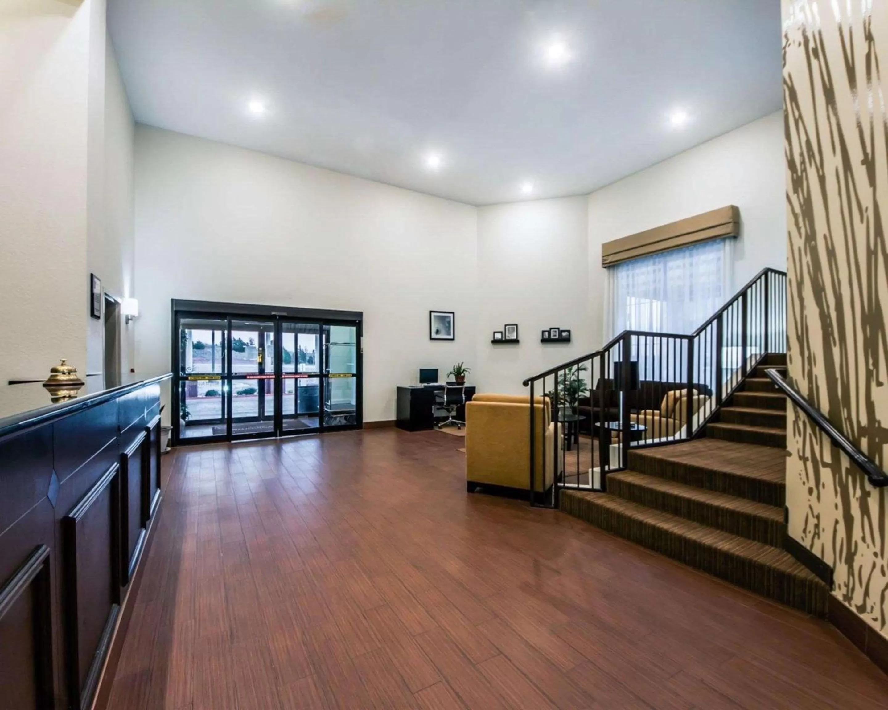 Lobby or reception in Sleep Inn & Suites Guthrie - Edmond North