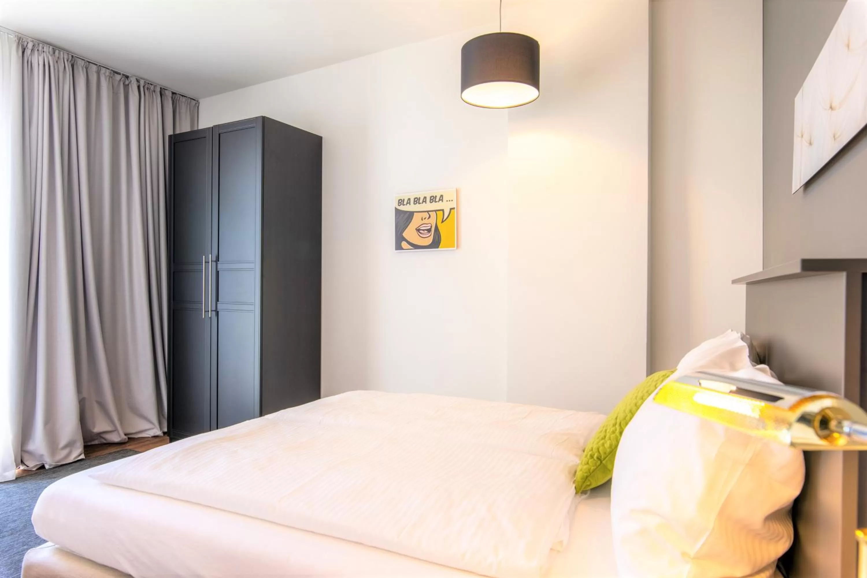 Bed in Luxstay Bad Nauheim - Self-Check-In