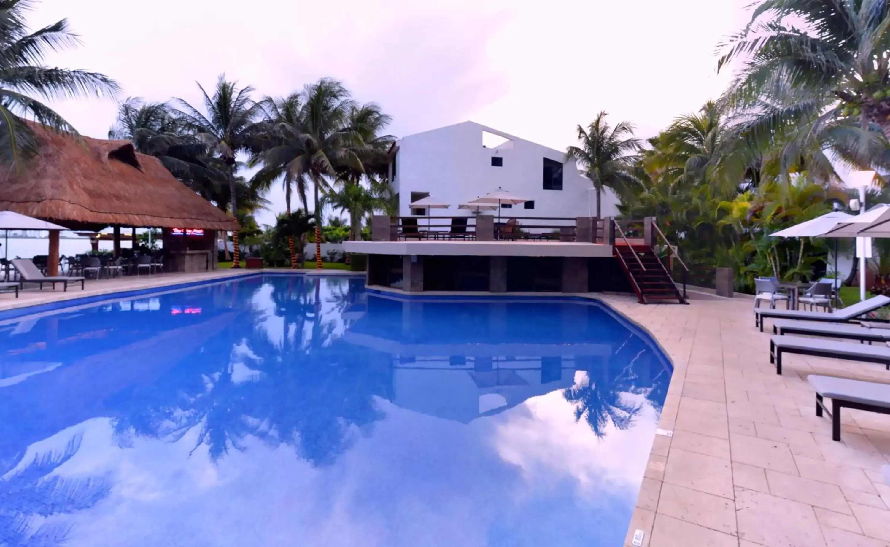 Pool view, Swimming Pool in Sina Suites