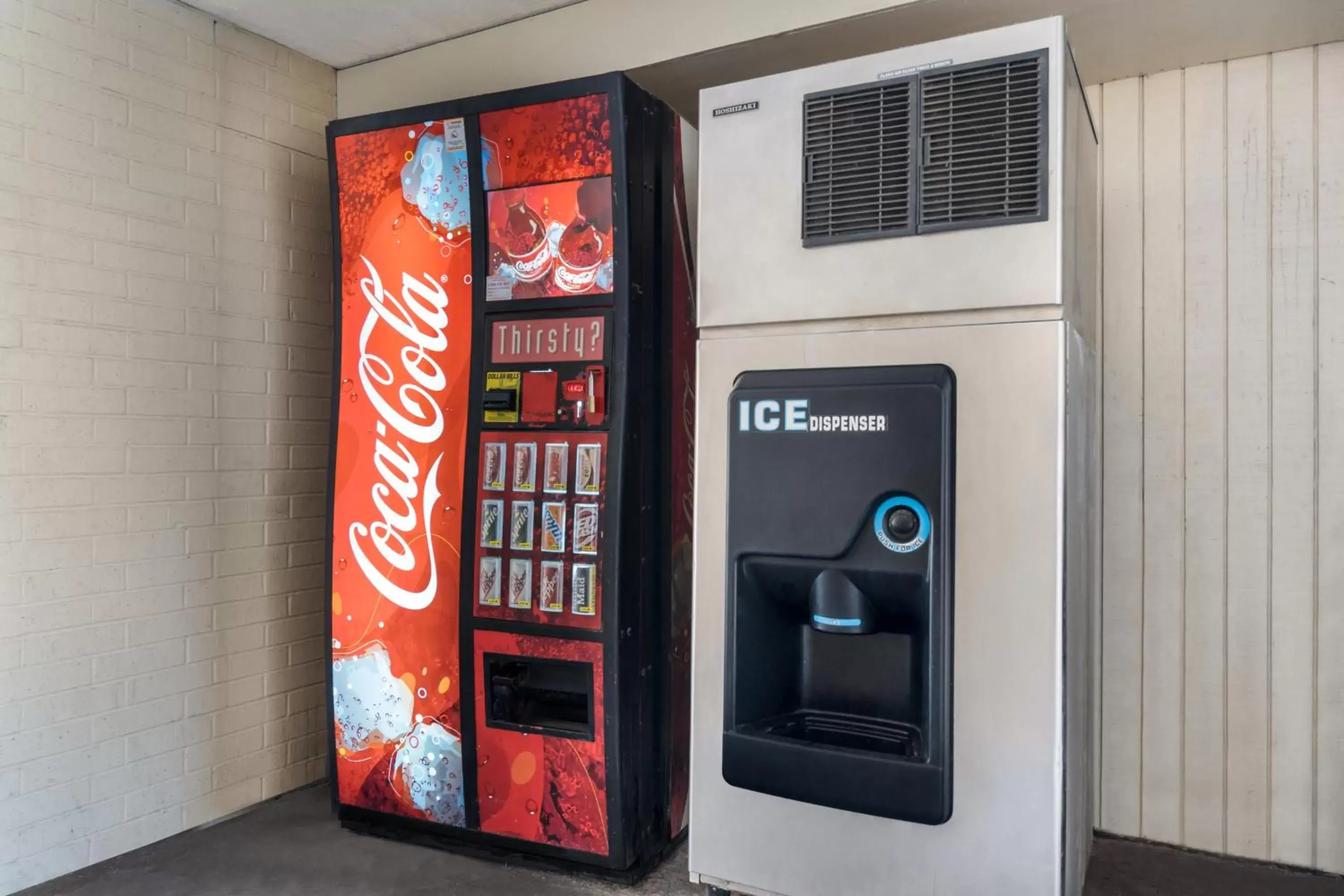 vending machine in Knights Inn College Station