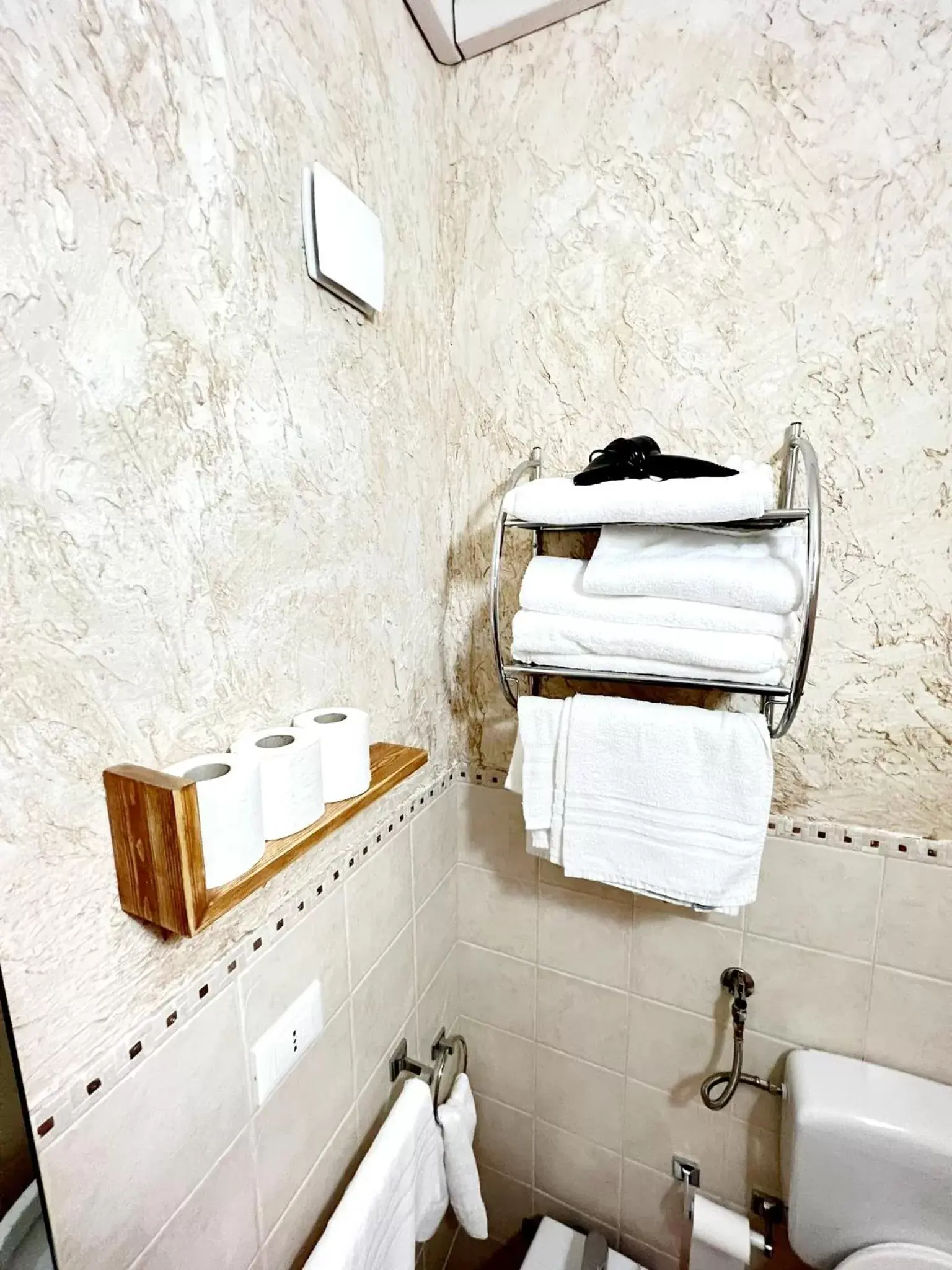 towels, Bathroom in Il Girasole