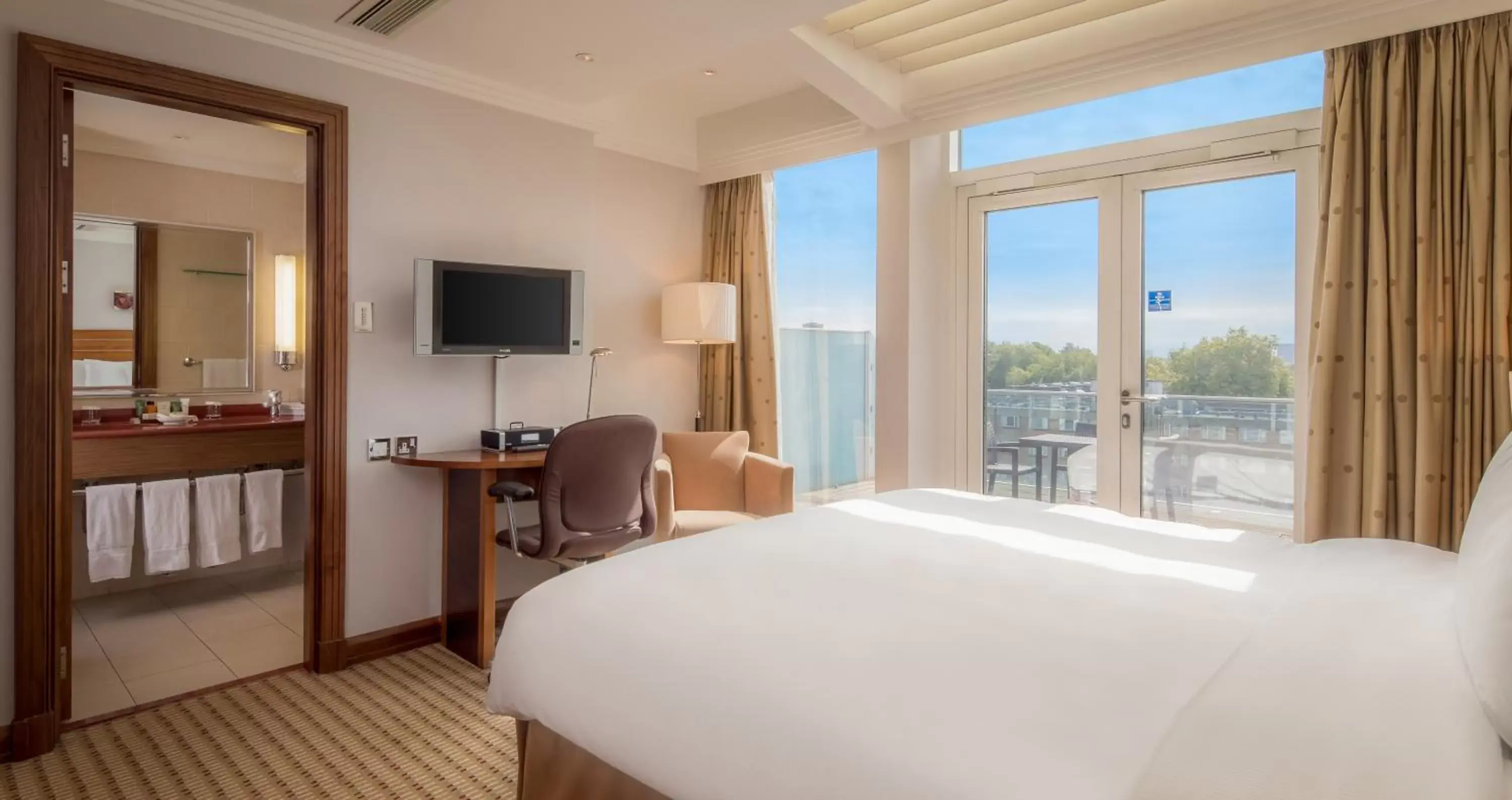 Bedroom in Hilton London Paddington