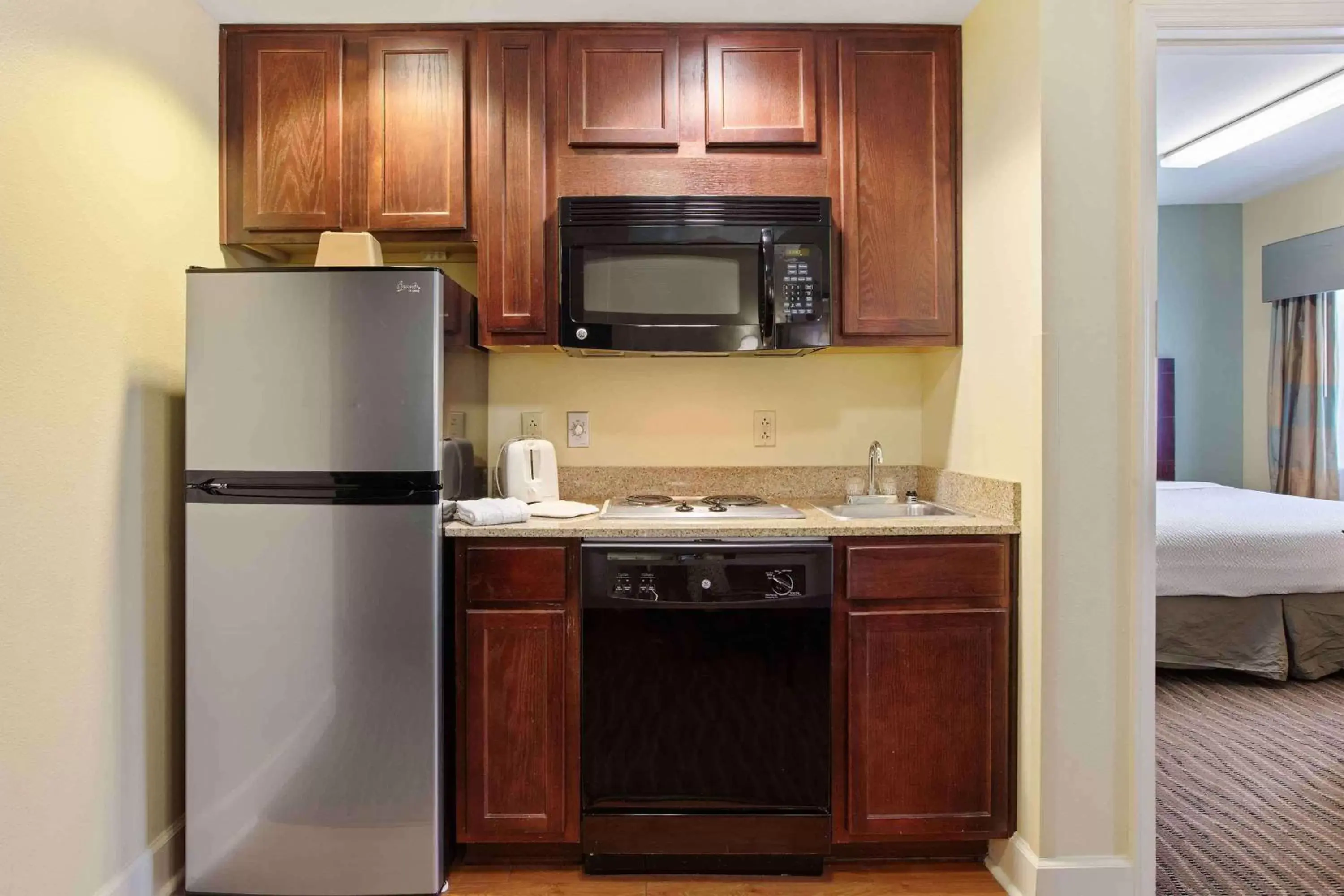 Bedroom, Kitchen/Kitchenette in Extended Stay America Premier Suites - Lakeland - I-4