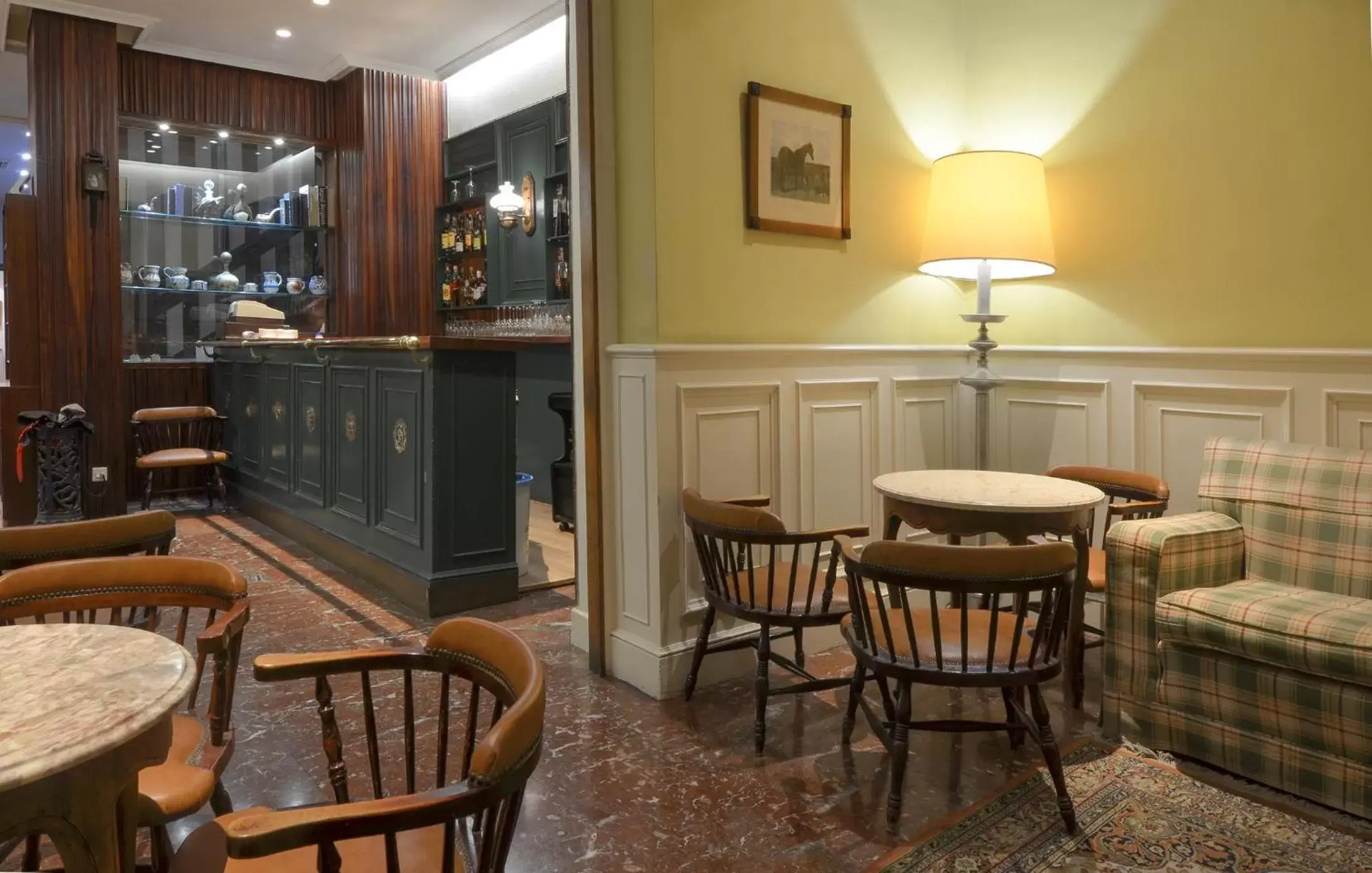 Lounge or bar in Hotel Alcazar Irun Lounge or bar in Hotel Alcazar Irun