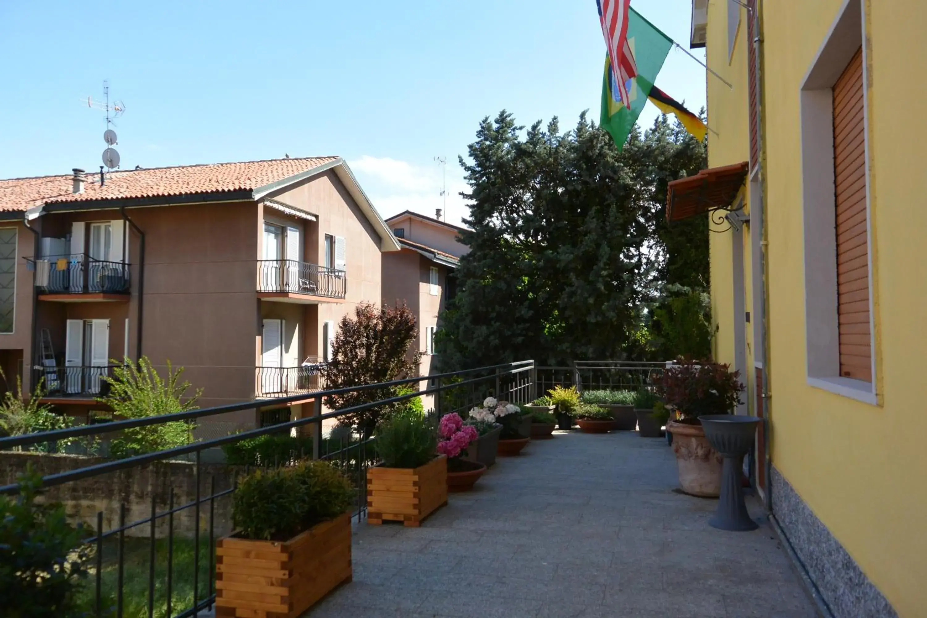 Day, Property Building in Pavia Ostello