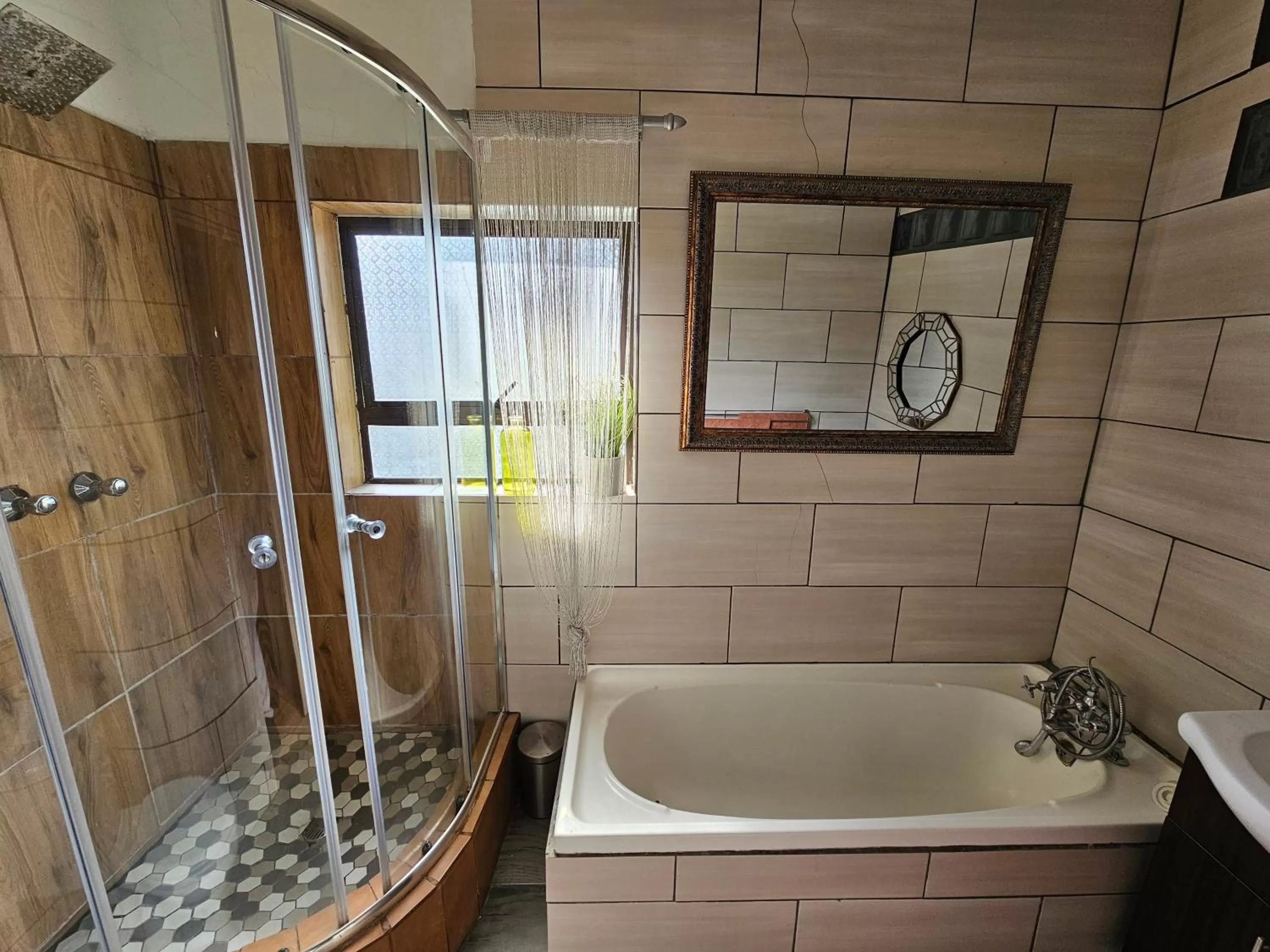 Shower, Bathroom in 51on Church