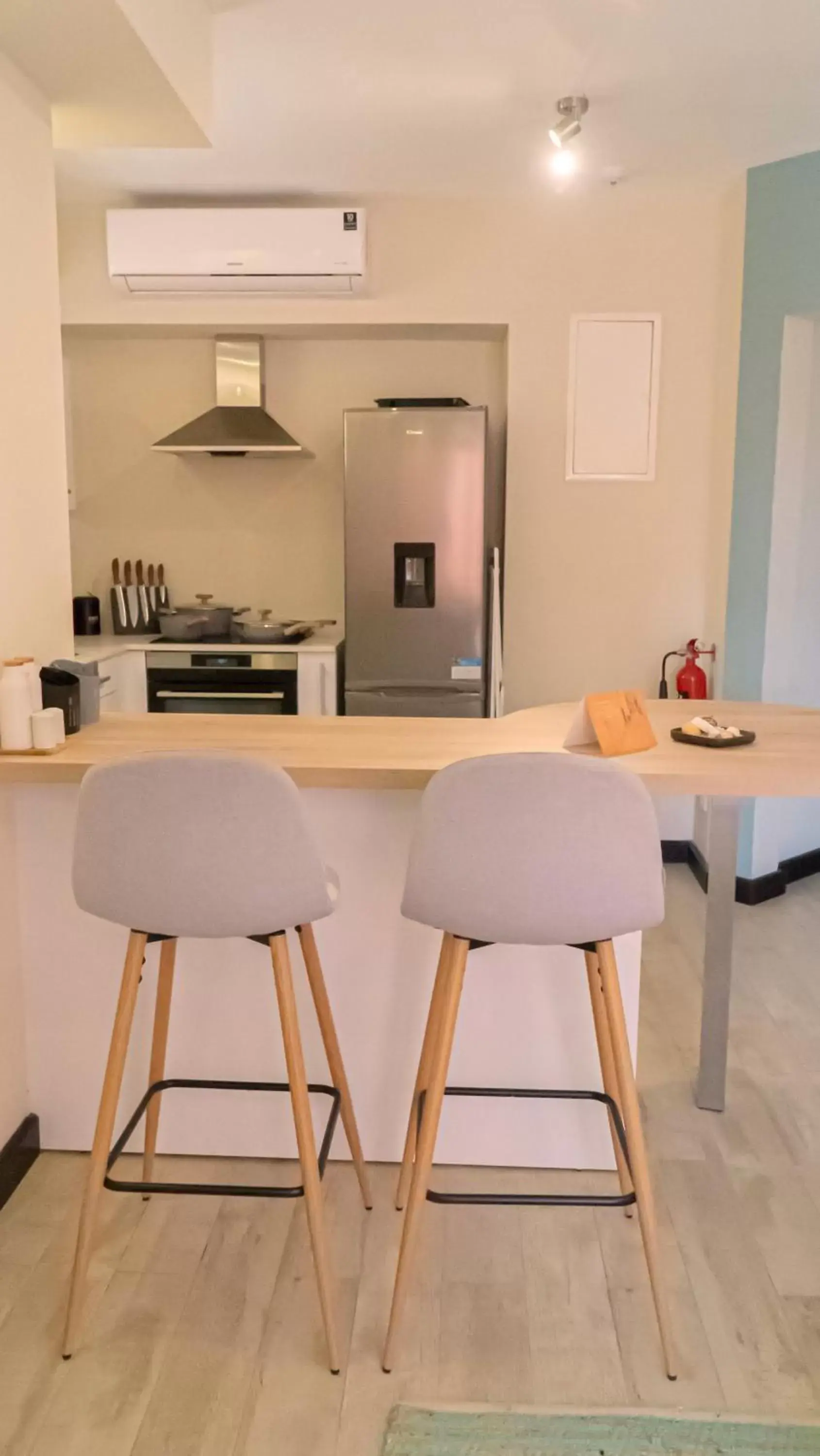 Kitchen or kitchenette, Dining Area in The Address Boutique Hotel
