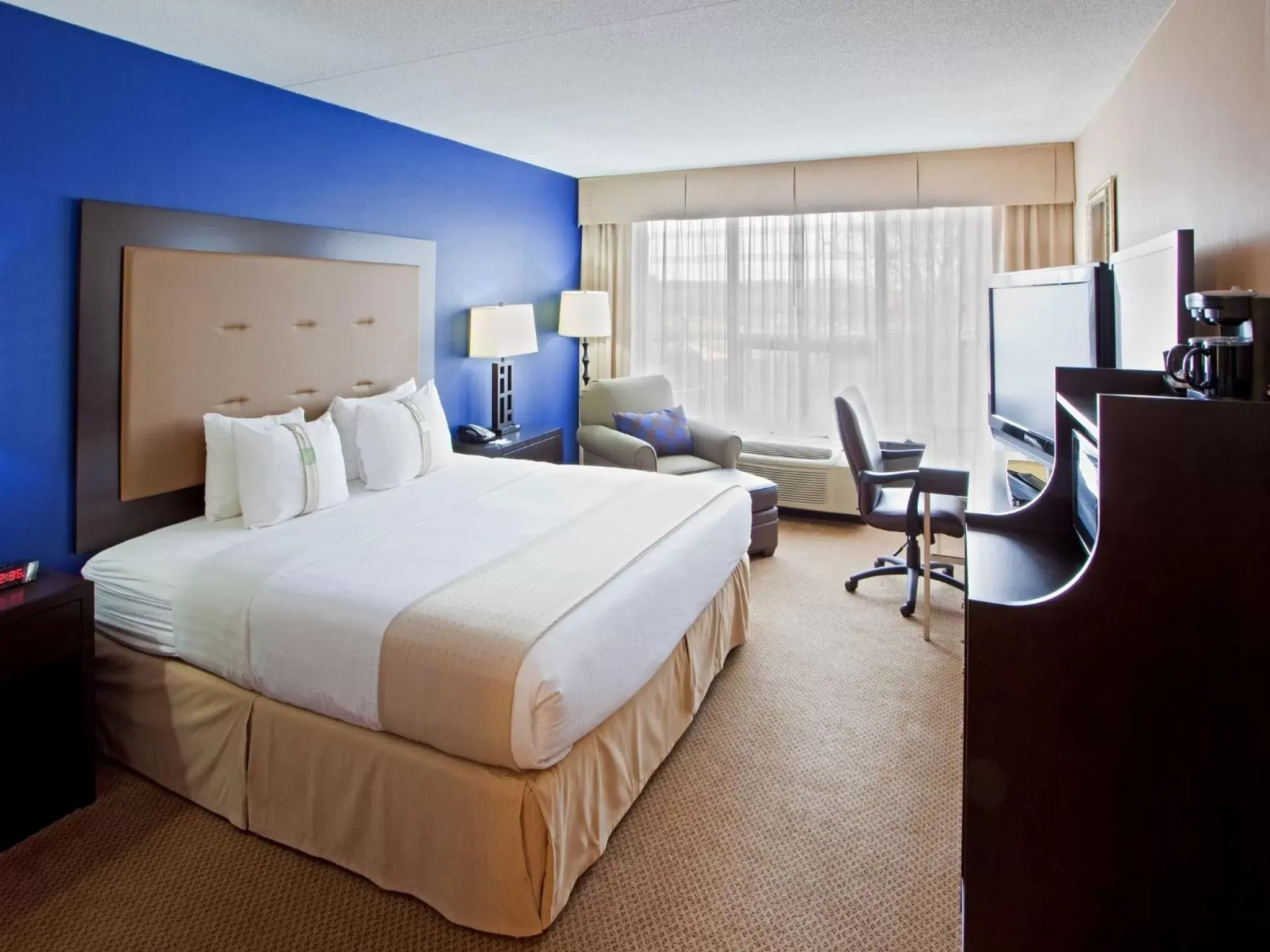 Bed in Holiday Inn Washington D.C. - Greenbelt Maryland, an IHG Hotel