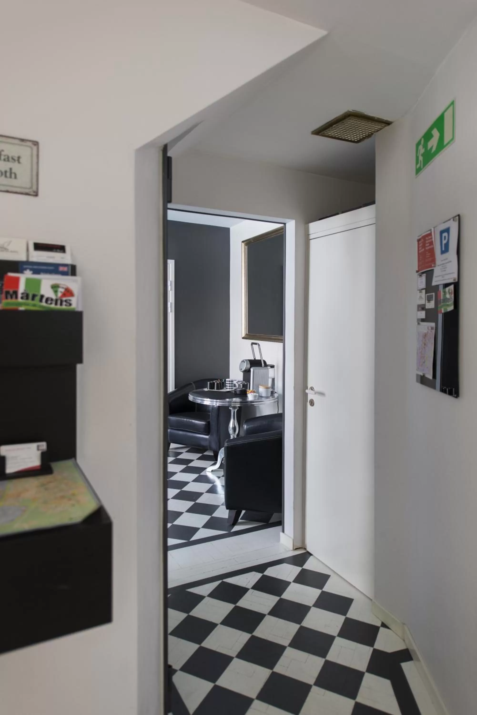 Seating area in Magles Smiley Inn