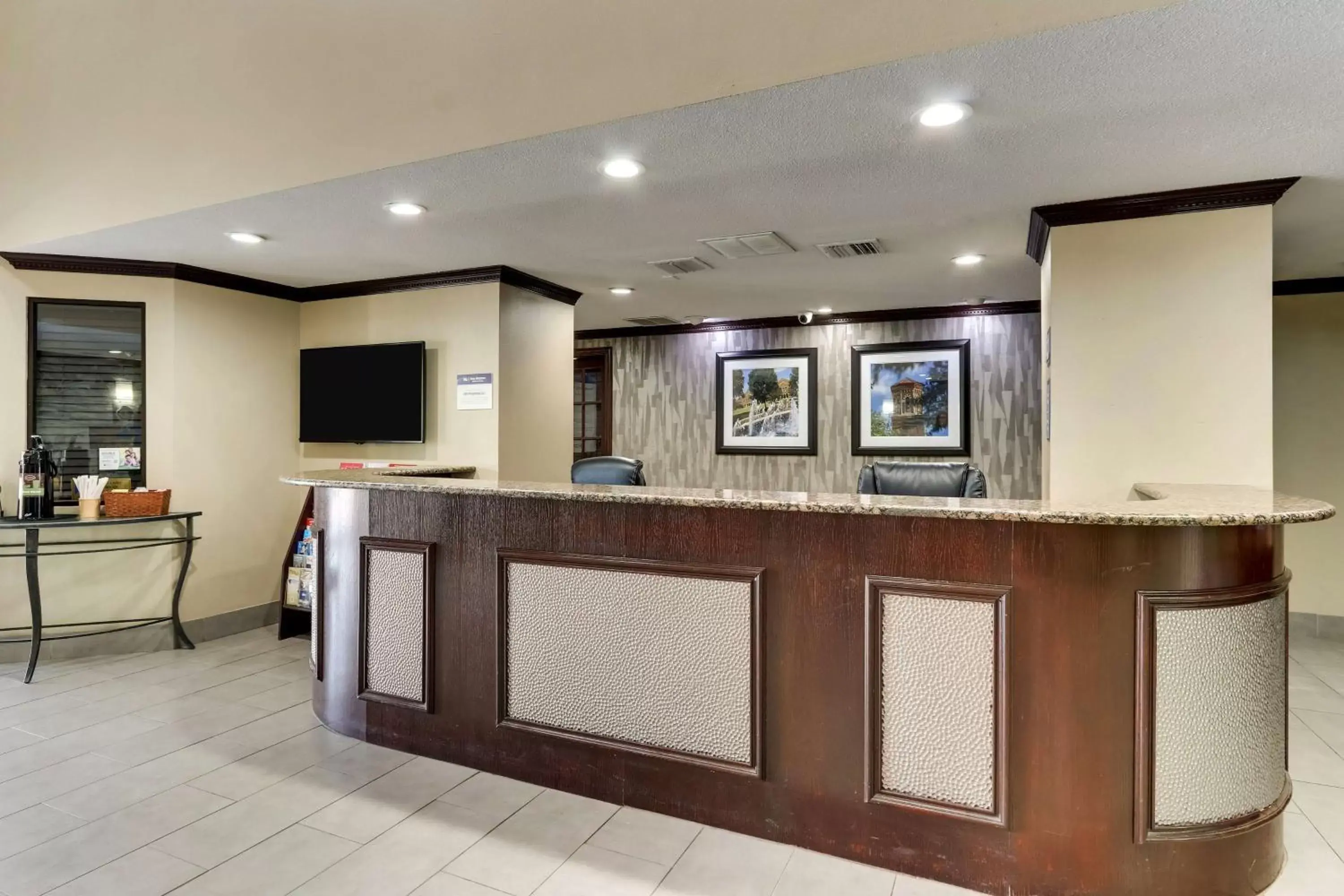 Lobby or reception, Lobby/Reception in Best Western PLUS University Inn & Suites