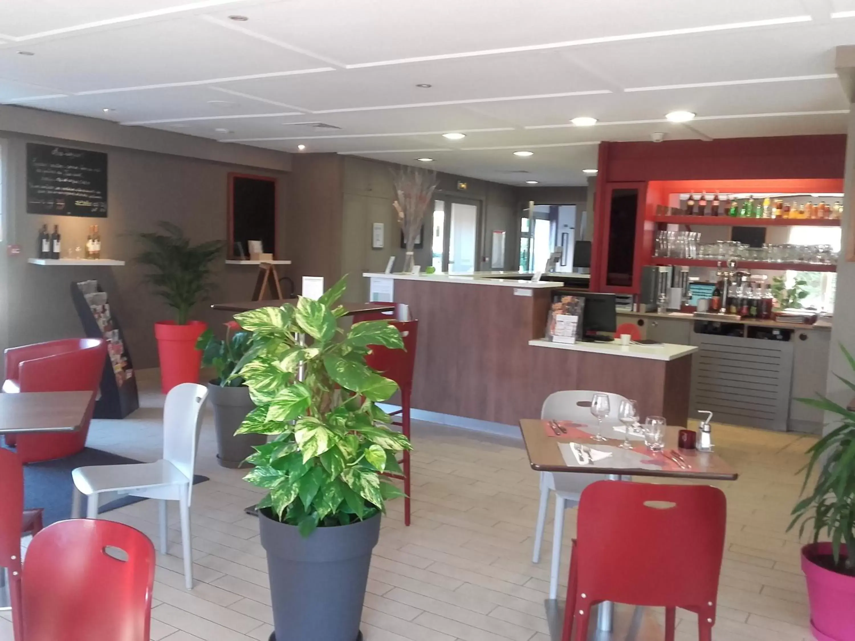 Restaurant/Places to Eat in Campanile Marmande