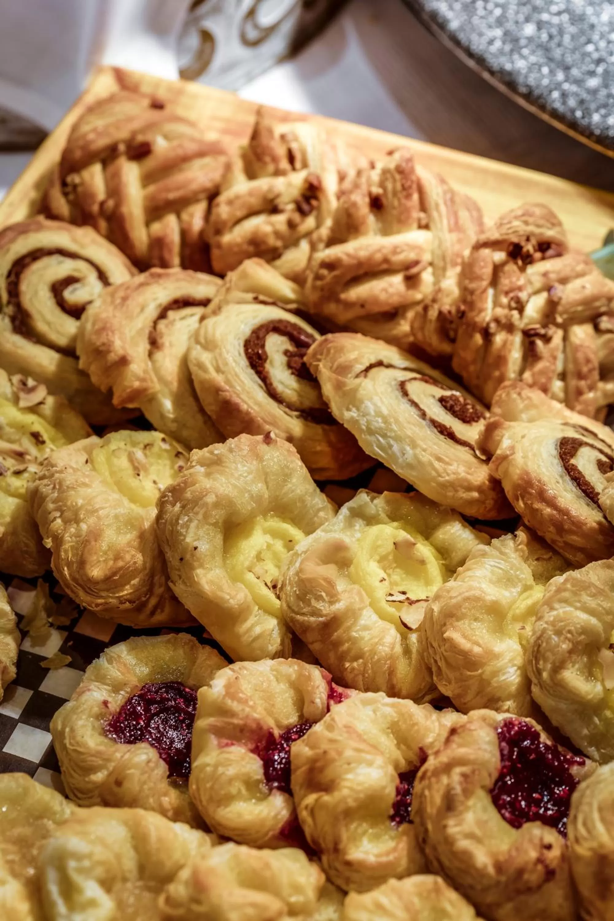 Food and drinks in Monte Carlo Inn & Suites Downtown Markham