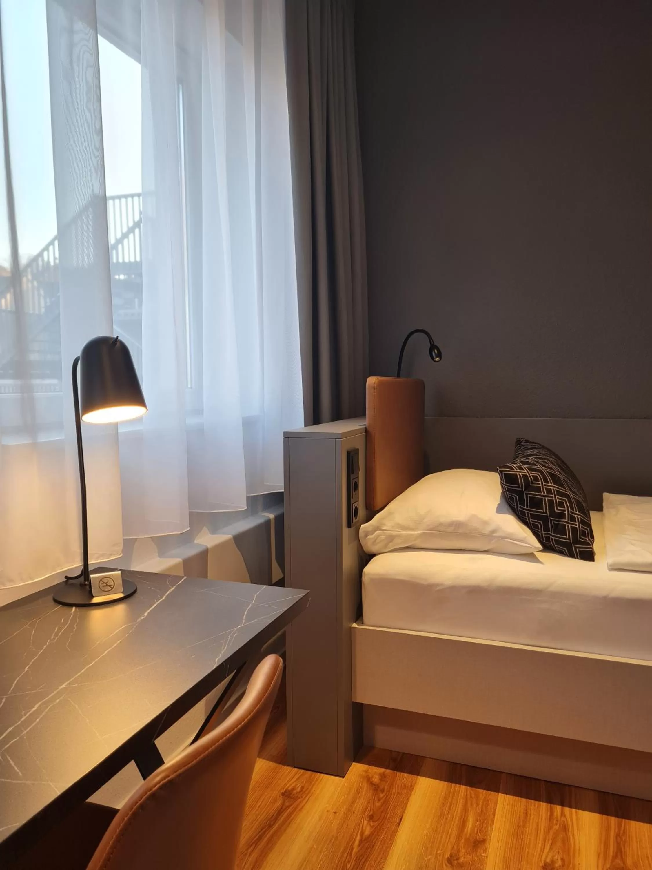 Photo of the whole room, Bed in Internationales Studierendenhotel