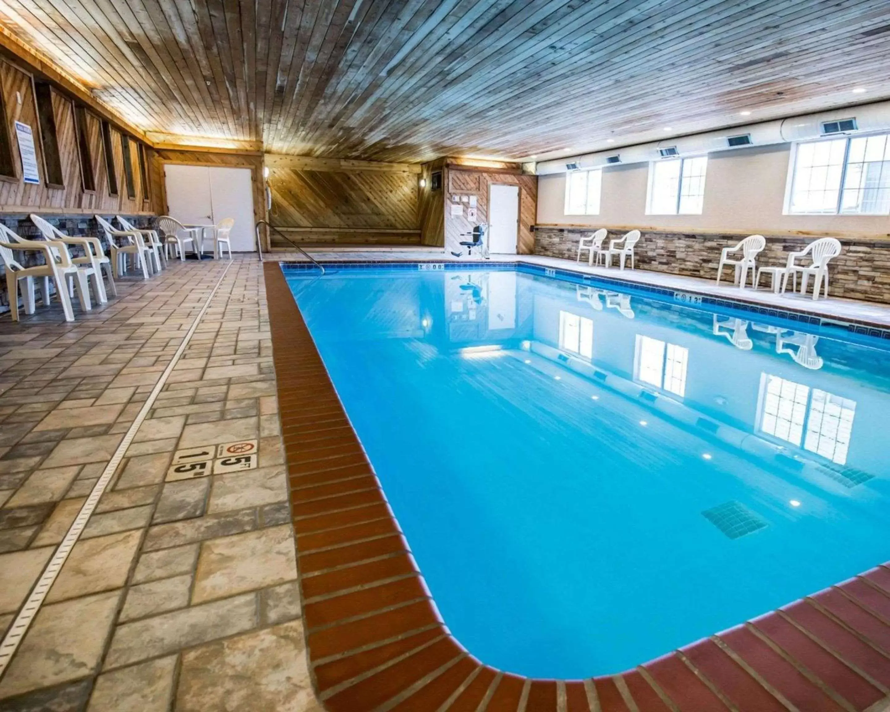 On site, Swimming Pool in Comfort Inn & Suites Riverview near Davenport and I-80