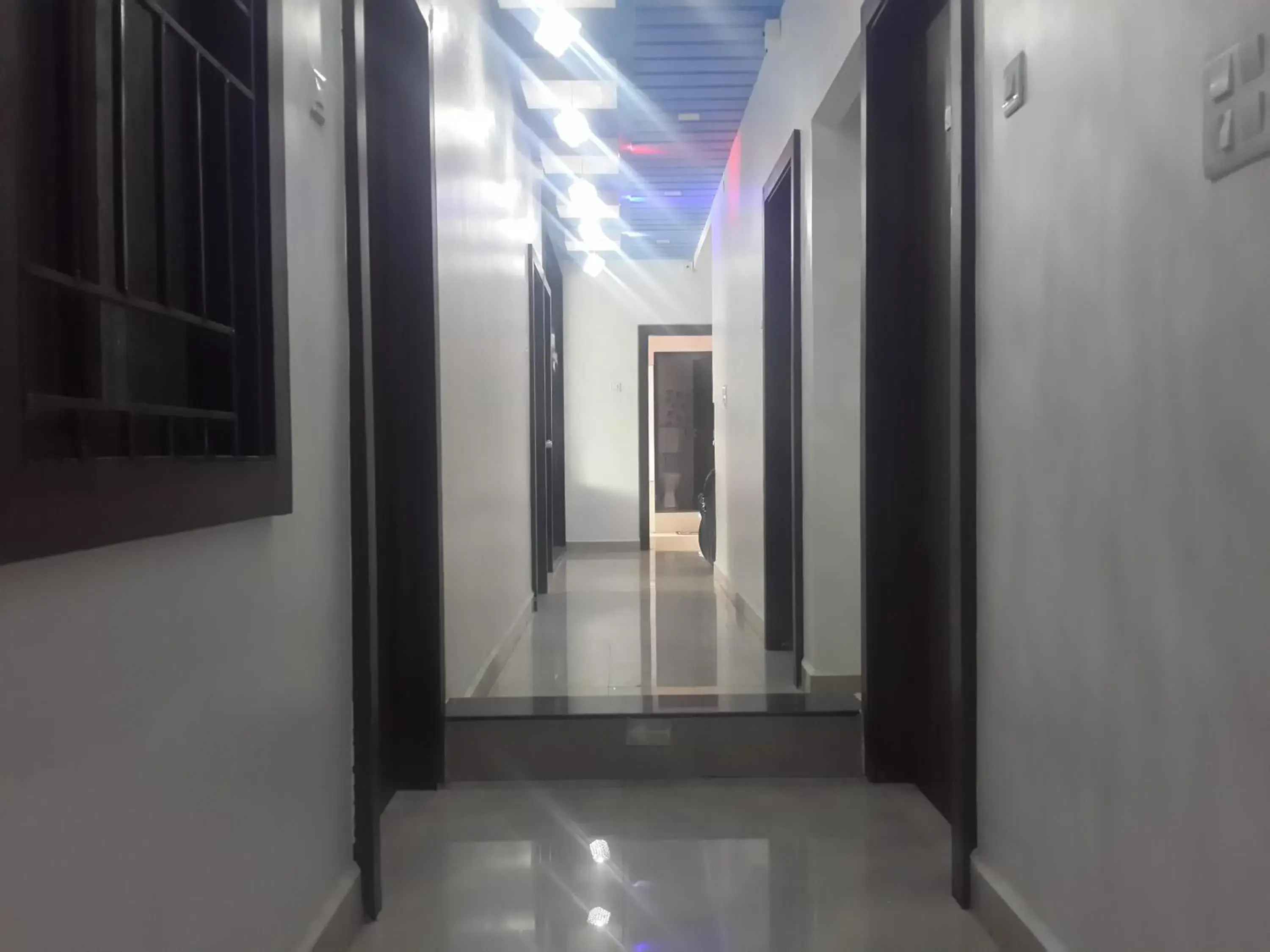 Lobby or reception in Hotel Holiday Era Opposite Railway Station Lobby or reception in Hotel Holiday Era Opposite Railway Station
