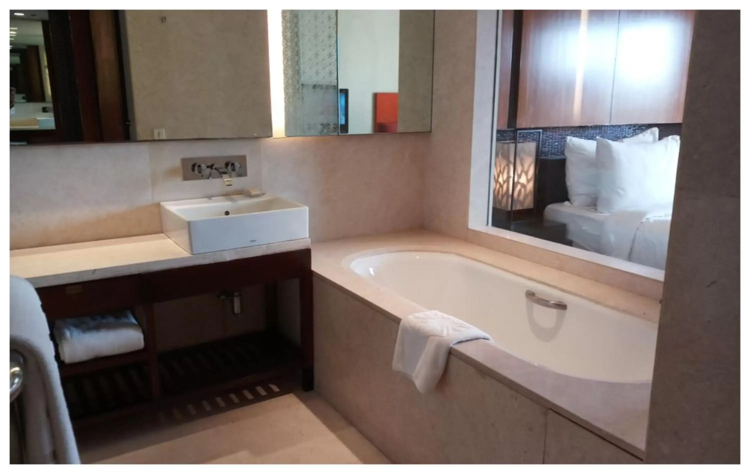 Bathroom in Vivanta Surajkund, NCR