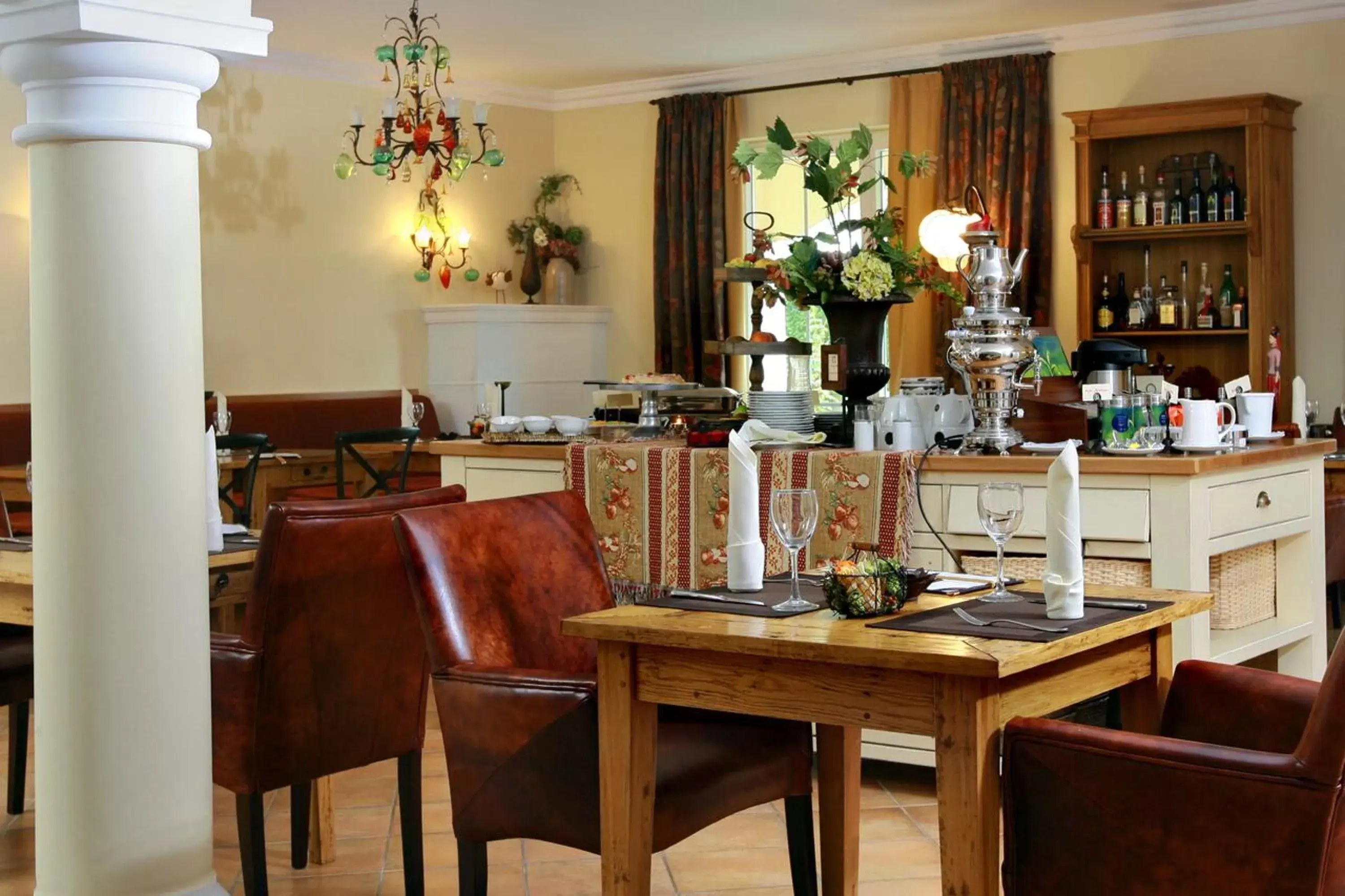 Restaurant/Places to Eat in Ampervilla Hotel