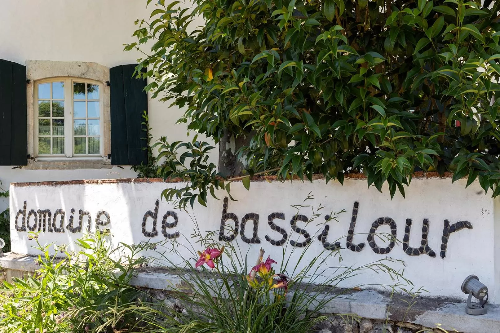 Facade/entrance in Domaine de Bassilour