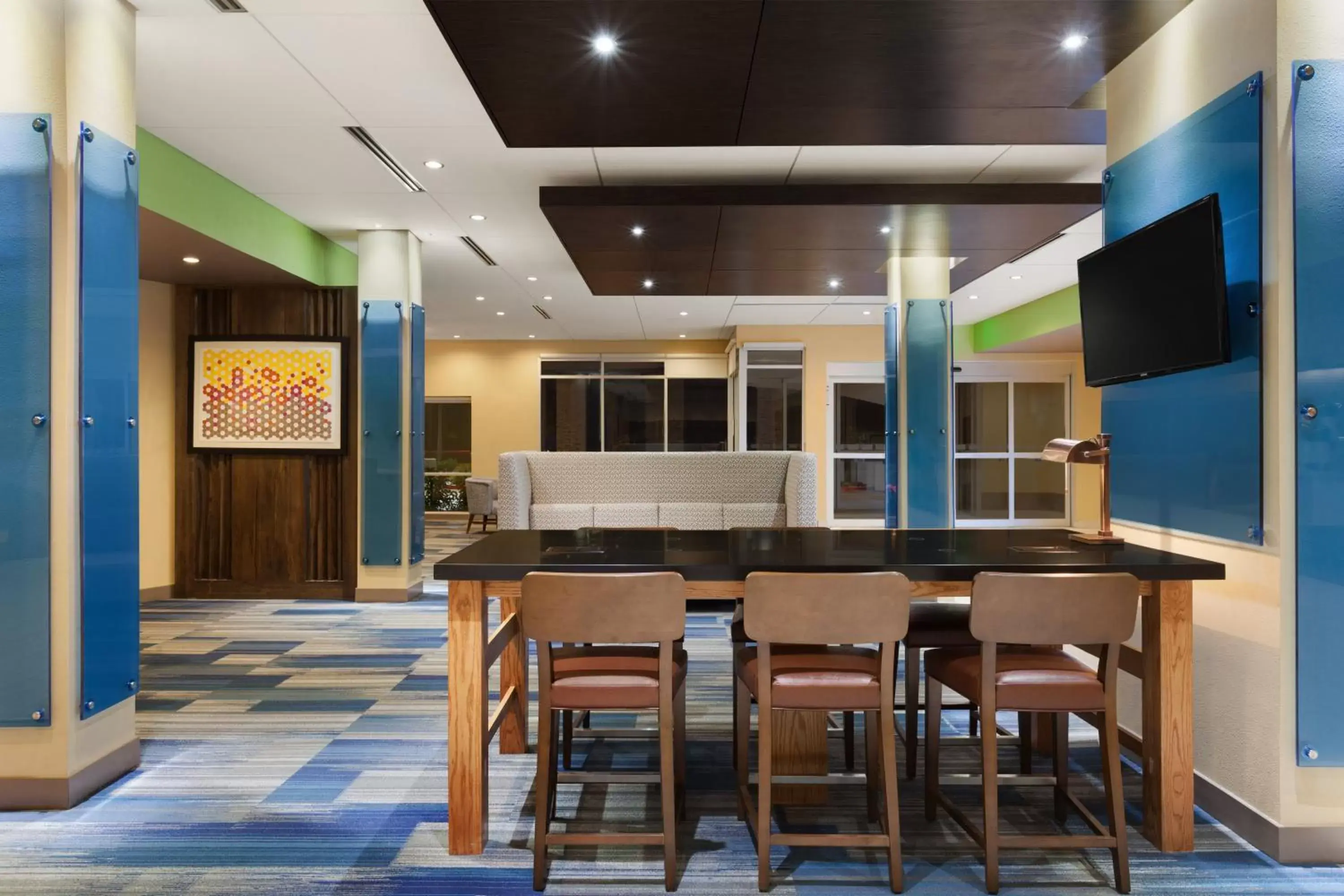 Lobby or reception in Holiday Inn Express & Suites Edinburg- Mcallen Area, an IHG Hotel