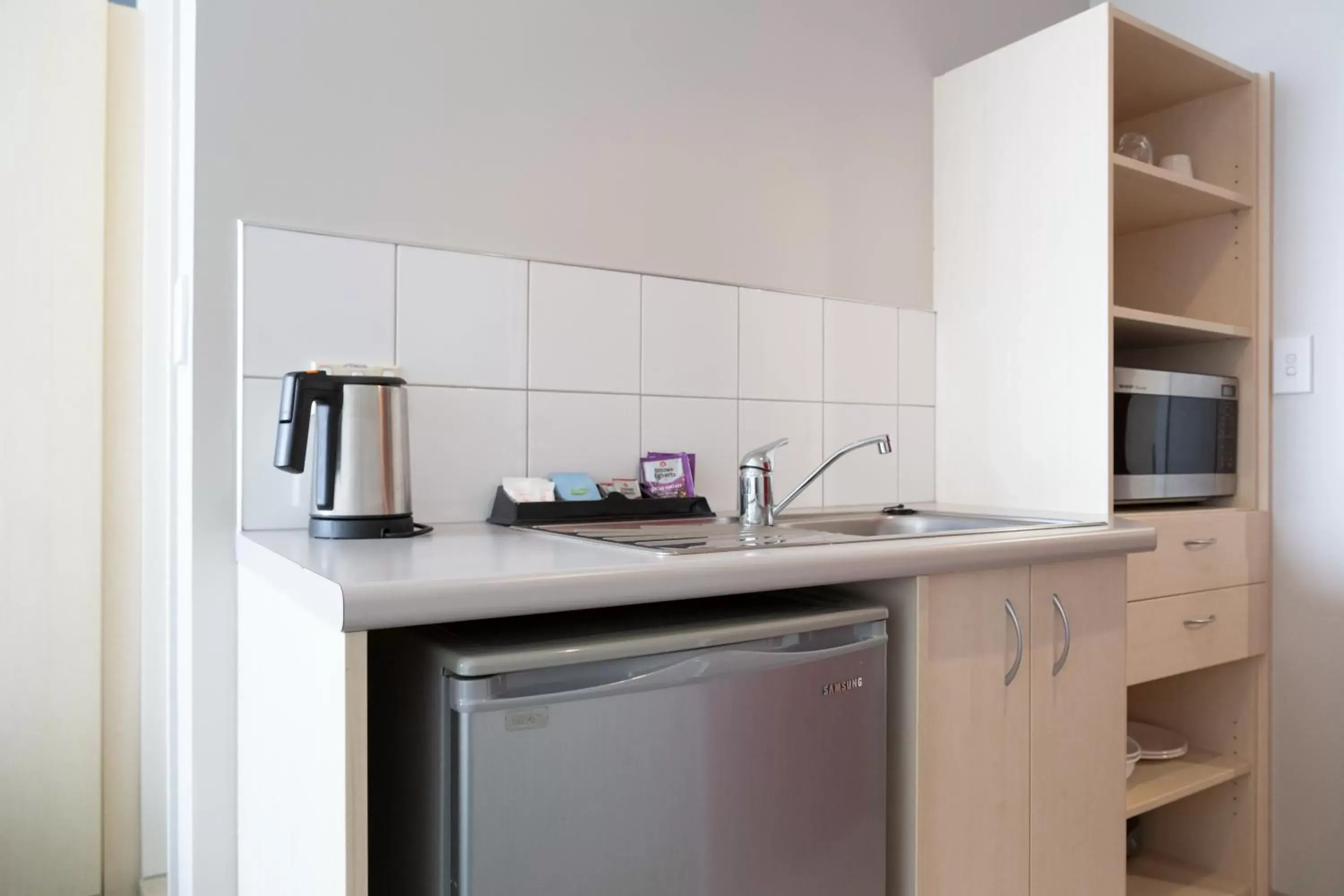 Kitchen or kitchenette, Kitchen/Kitchenette in Ibis Styles Invercargill