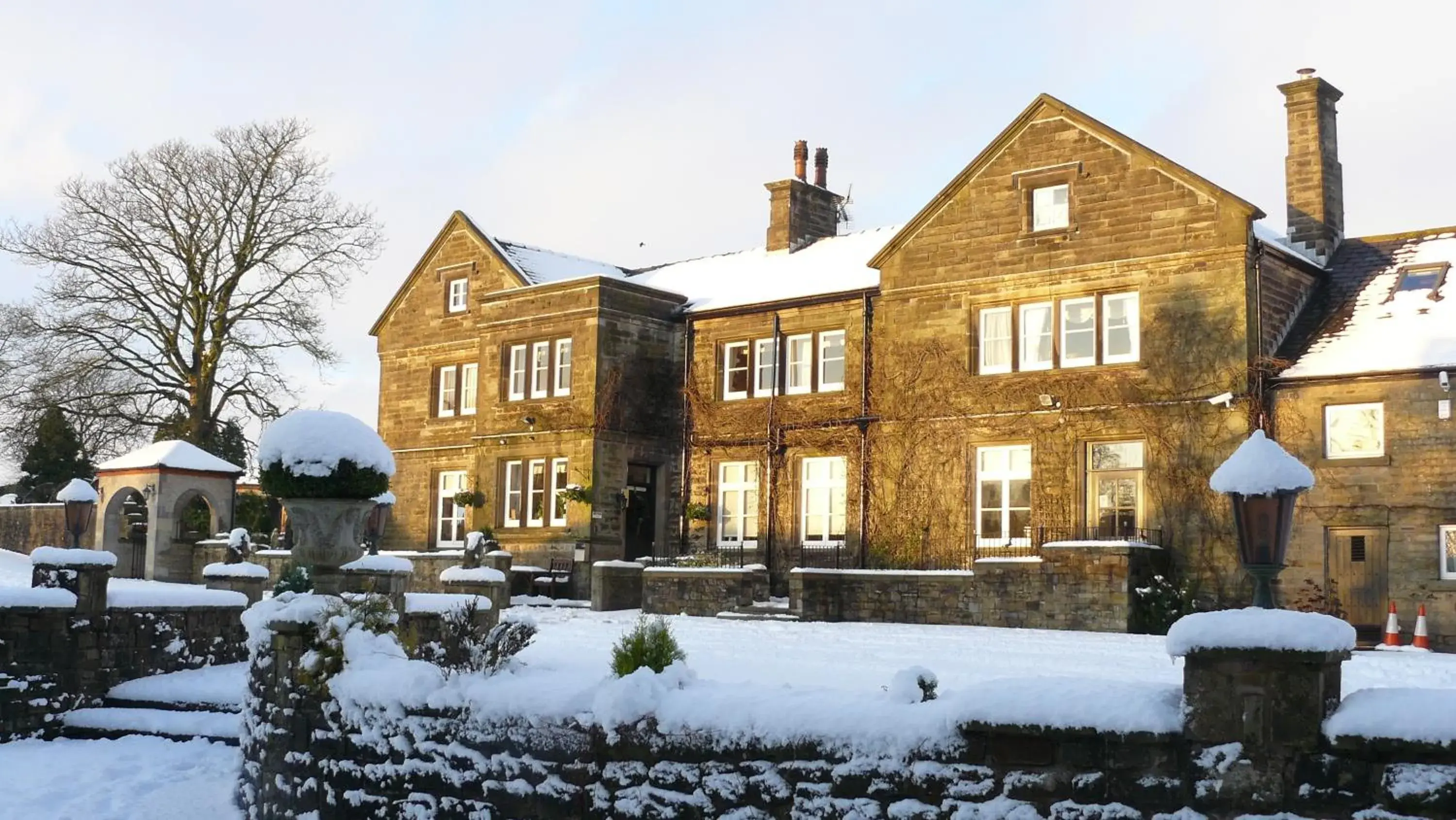 Property building, Winter in Ferraris Country House Hotel
