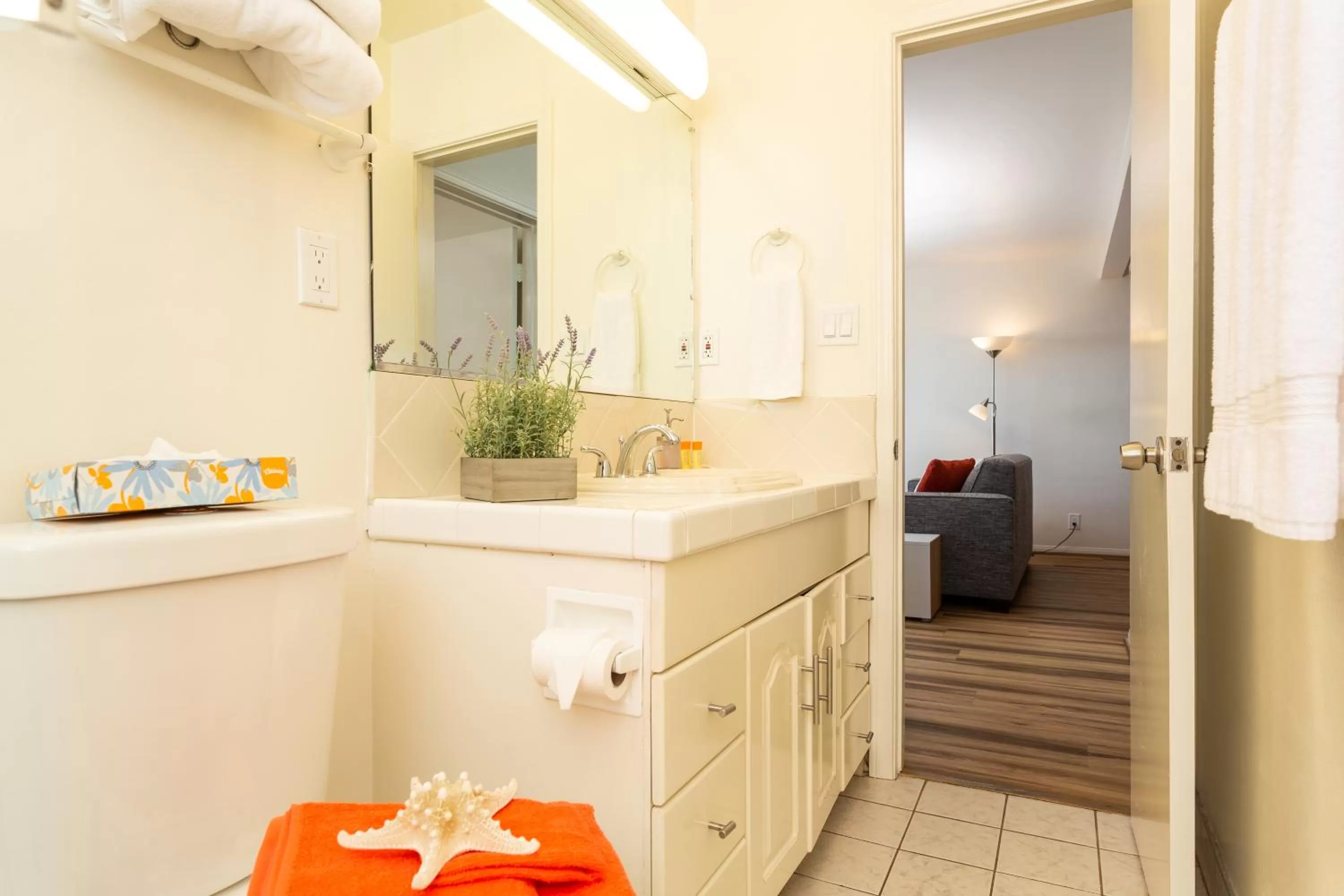 Bathroom in The Sea View Inn At The Beach