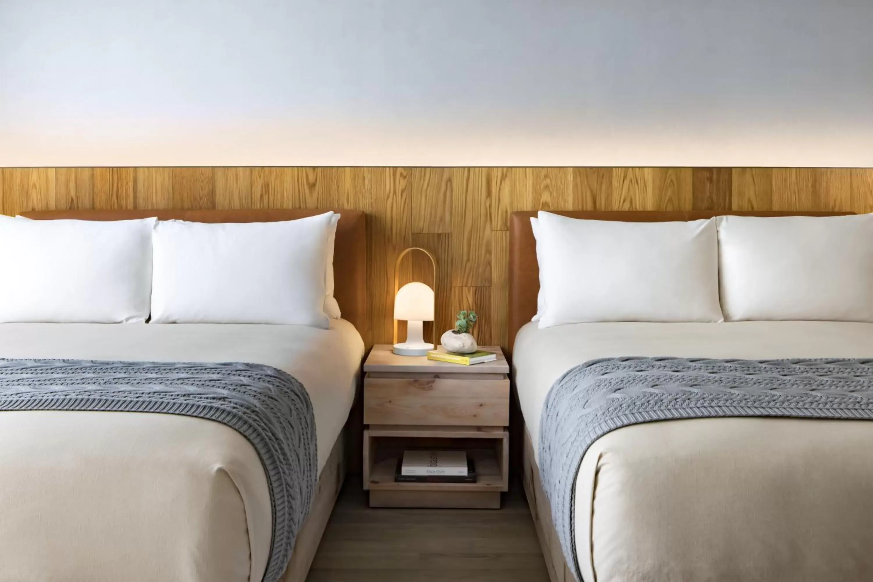 City 2 Queens in 1 Hotel Toronto City 2 Queens in 1 Hotel Toronto