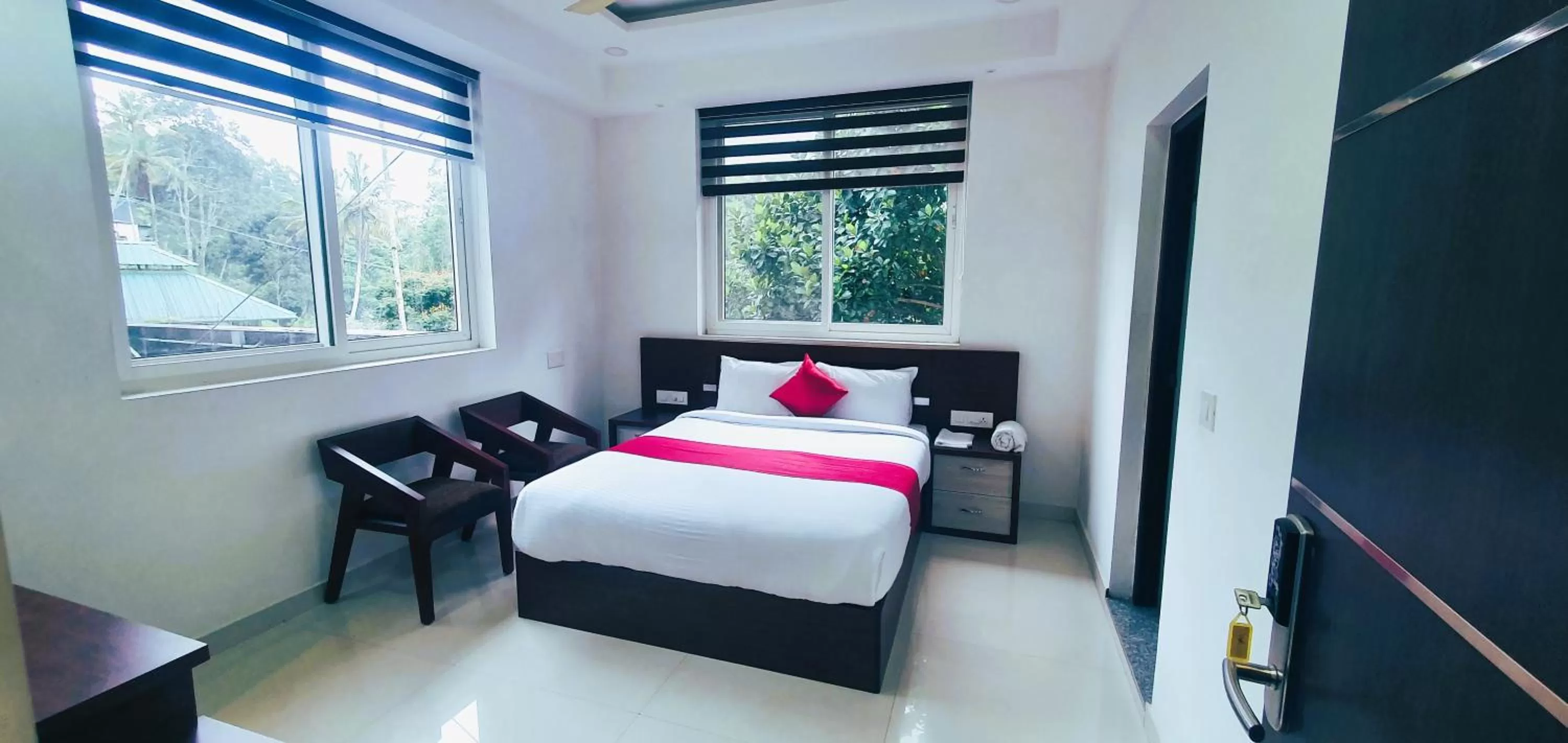 Photo of the whole room, Bed in Dream Castle